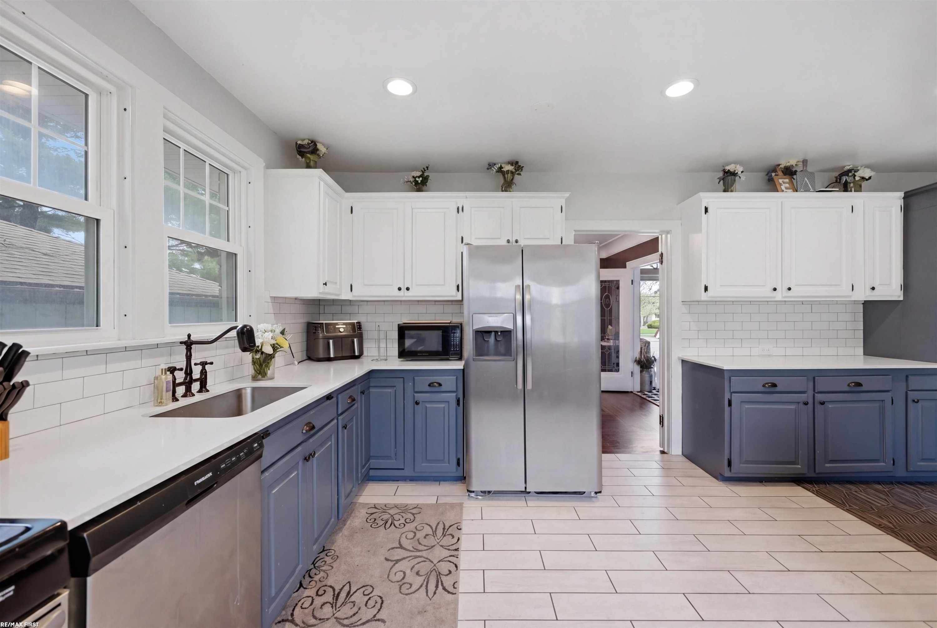 8490 Clinton River Road, Sterling Heights, MI 48314 — Photo 18