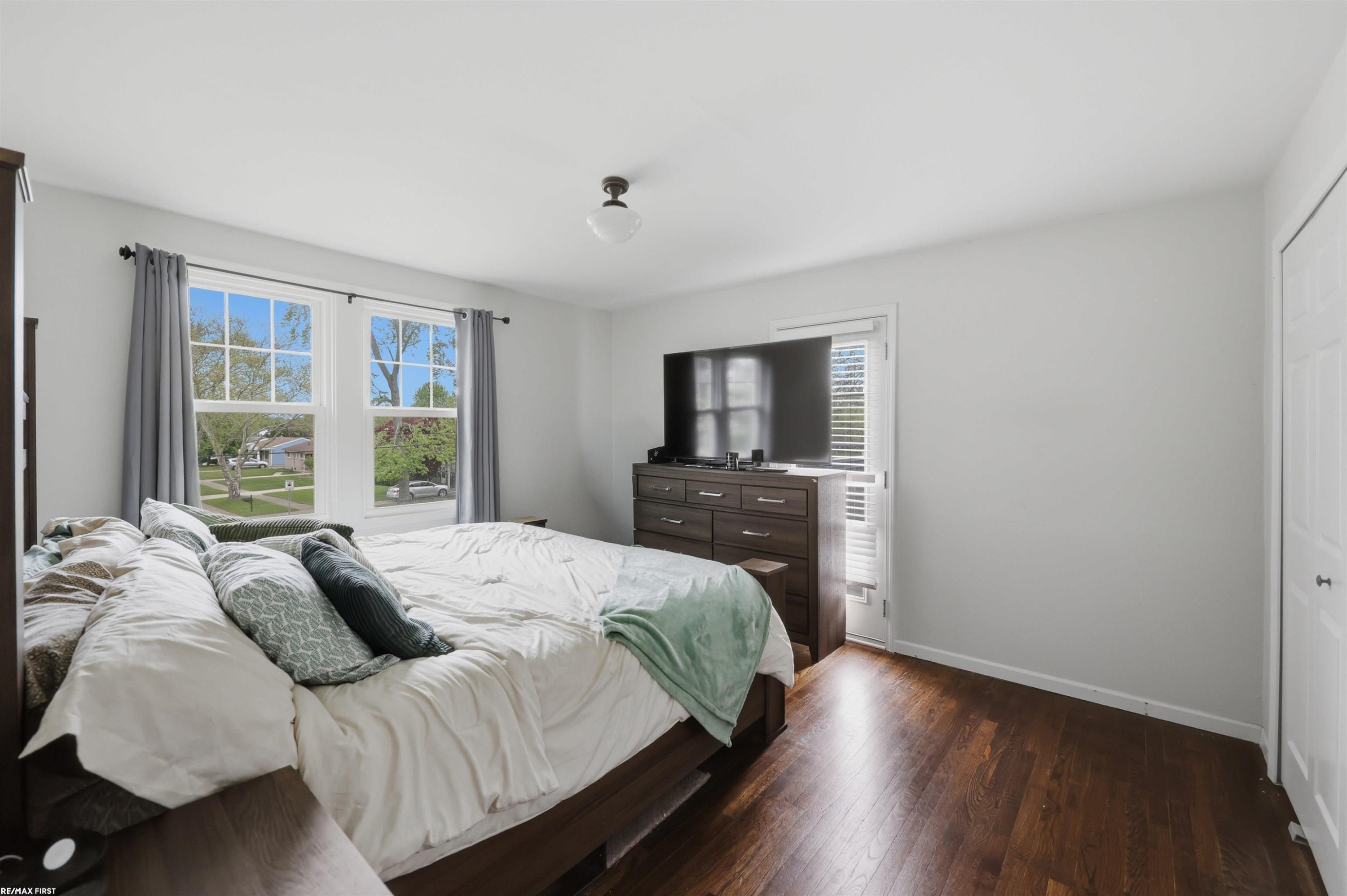 8490 Clinton River Road, Sterling Heights, MI 48314 — Photo 22