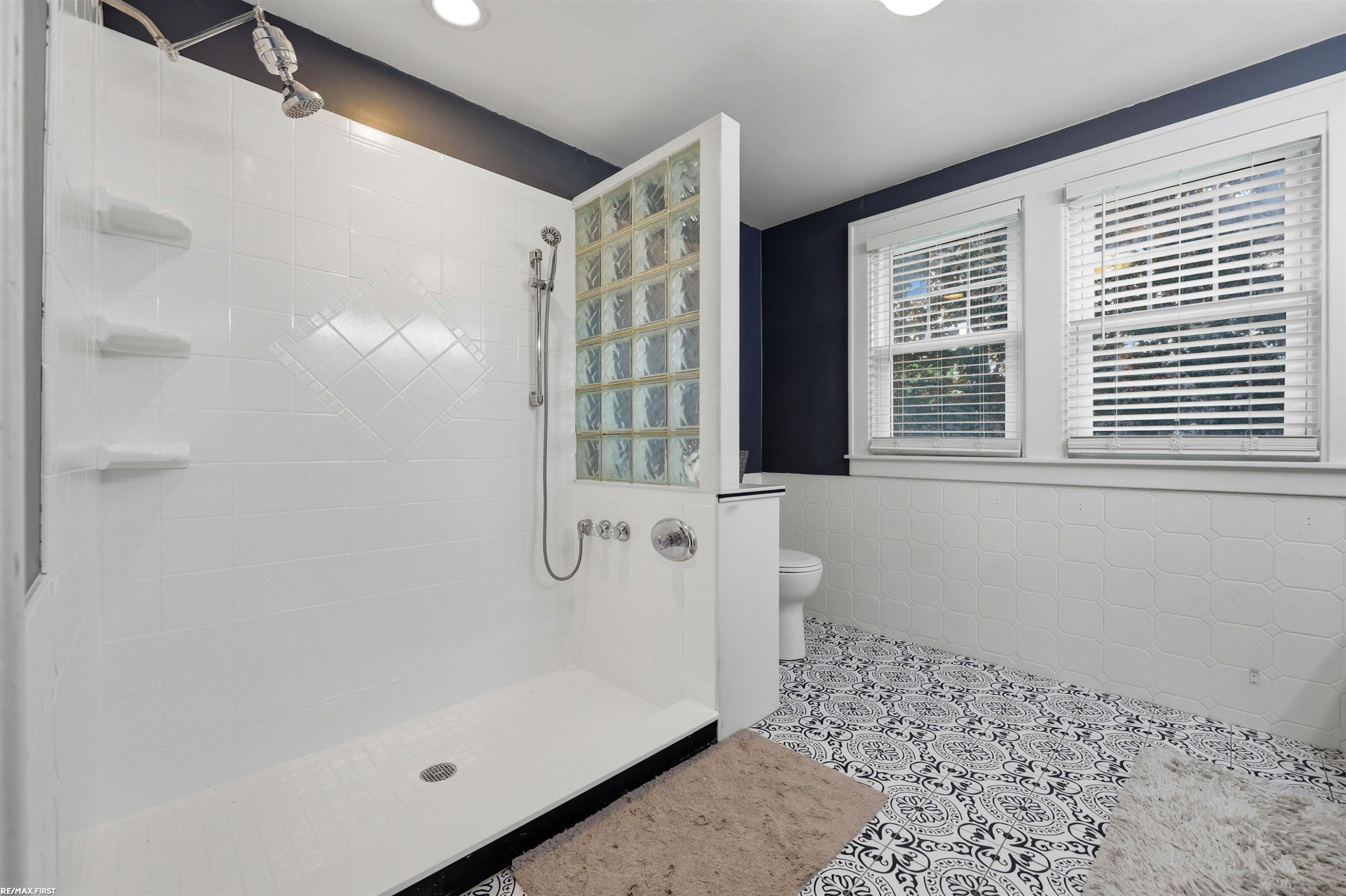 8490 Clinton River Road, Sterling Heights, MI 48314 — Photo 25