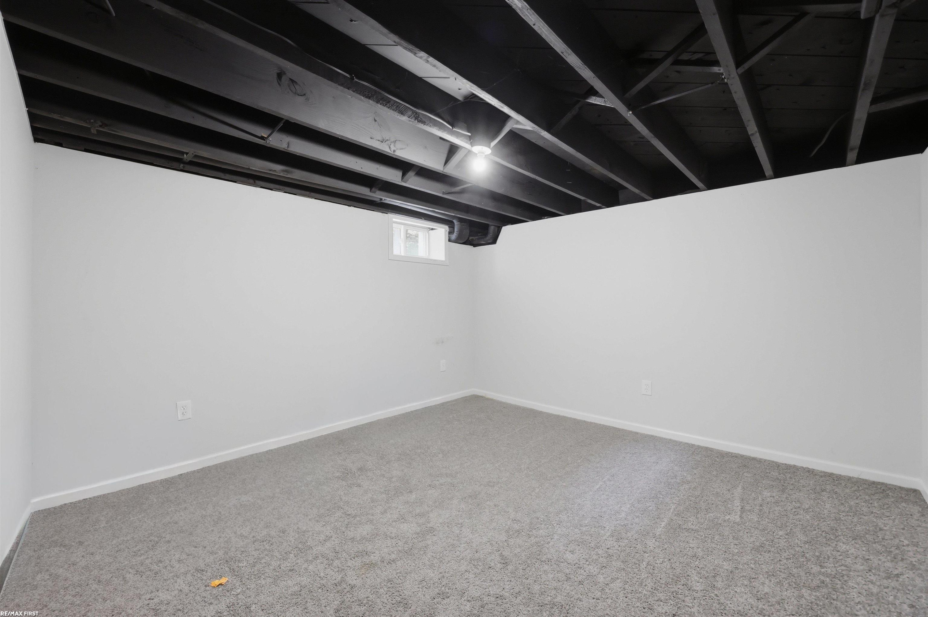 8490 Clinton River Road, Sterling Heights, MI 48314 — Photo 39