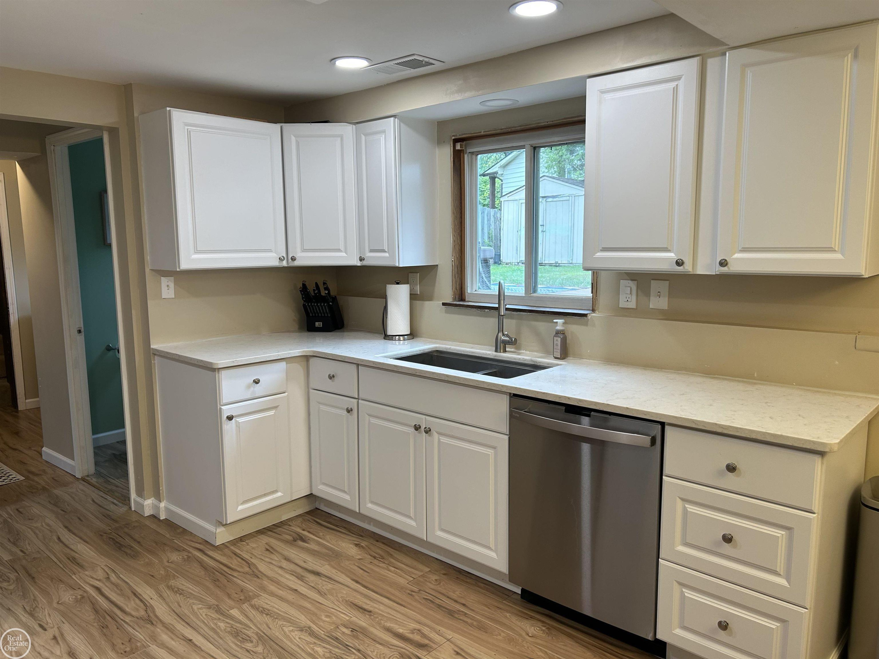 2223 Old Salem Road, Auburn Hills, MI 48326 — Photo 4
