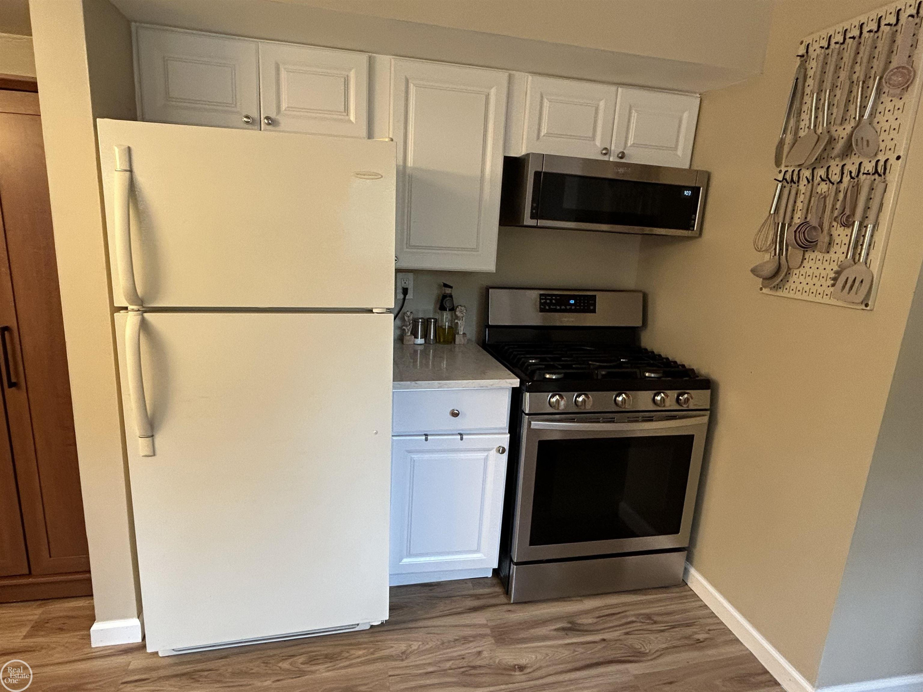 2223 Old Salem Road, Auburn Hills, MI 48326 — Photo 5