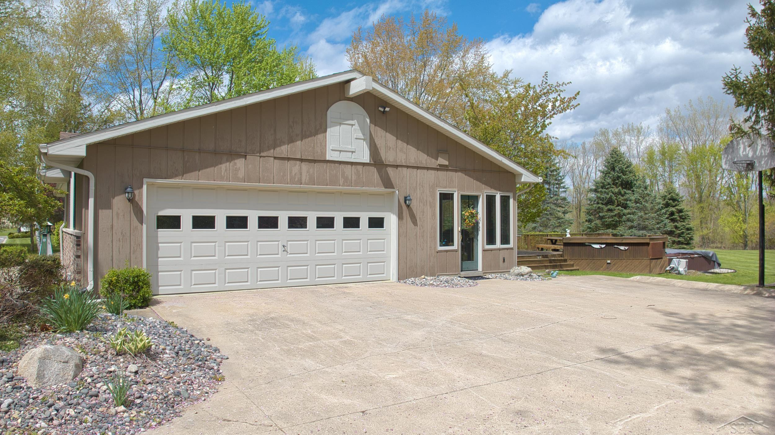 5220 N River Road, Freeland, MI 48623 — Photo 5