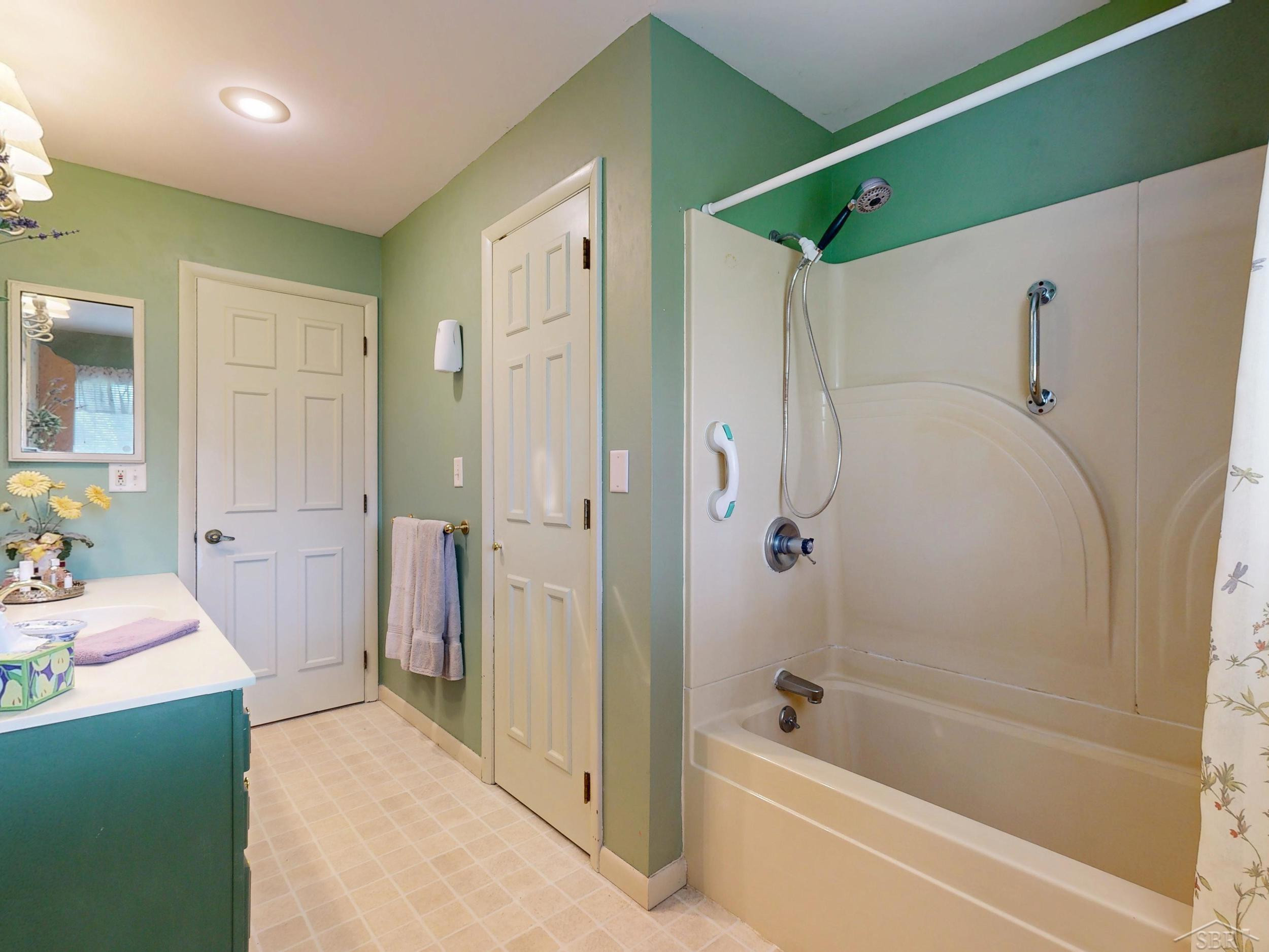 5220 N River Road, Freeland, MI 48623 — Photo 32