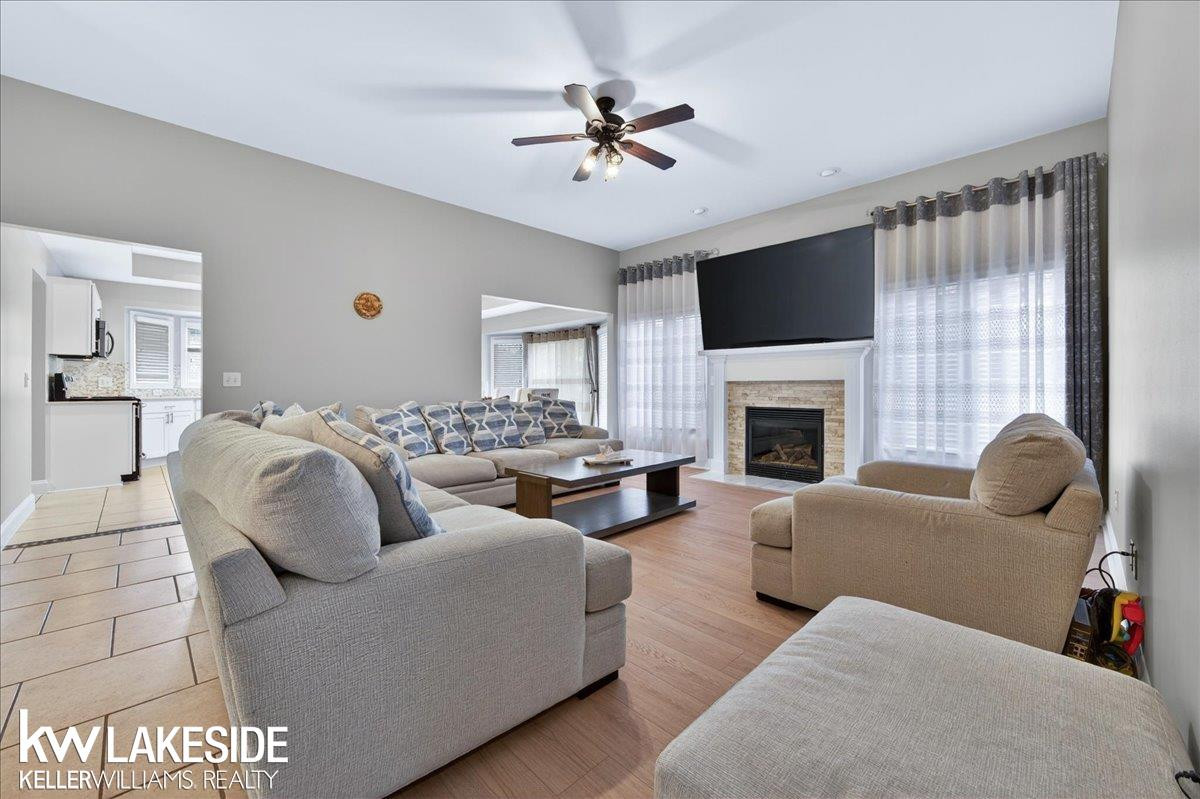 16152 Kingsway Drive, MI 48044 — Photo 5
