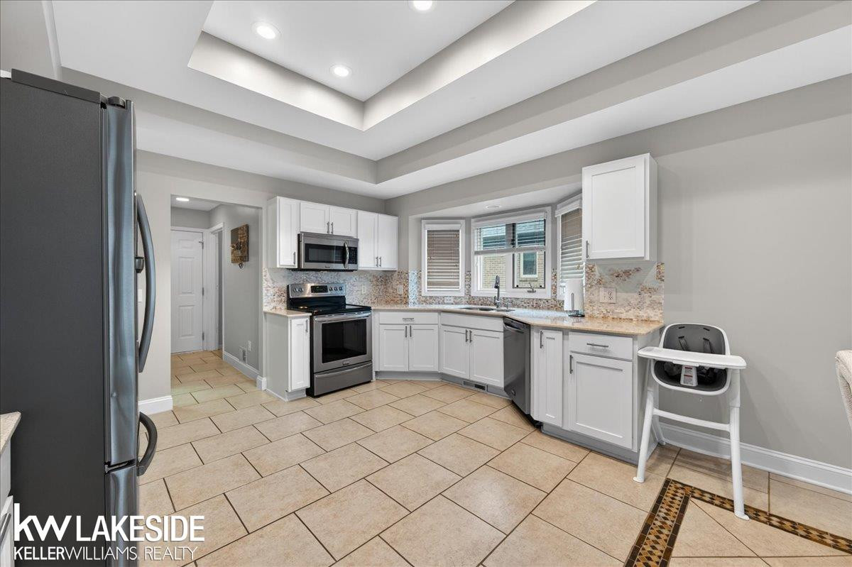 16152 Kingsway Drive, MI 48044 — Photo 11