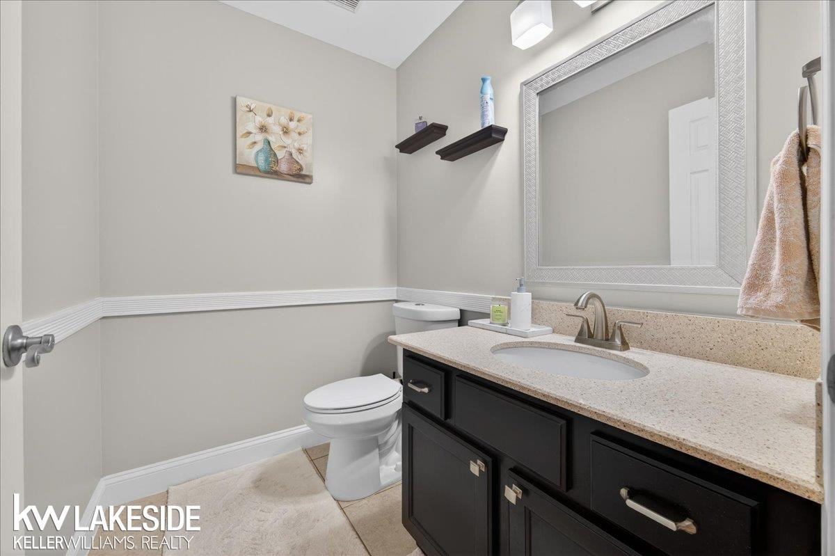 16152 Kingsway Drive, MI 48044 — Photo 24