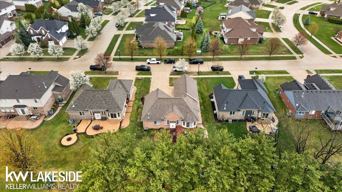 16152 Kingsway Drive, MI 48044 — Photo 35