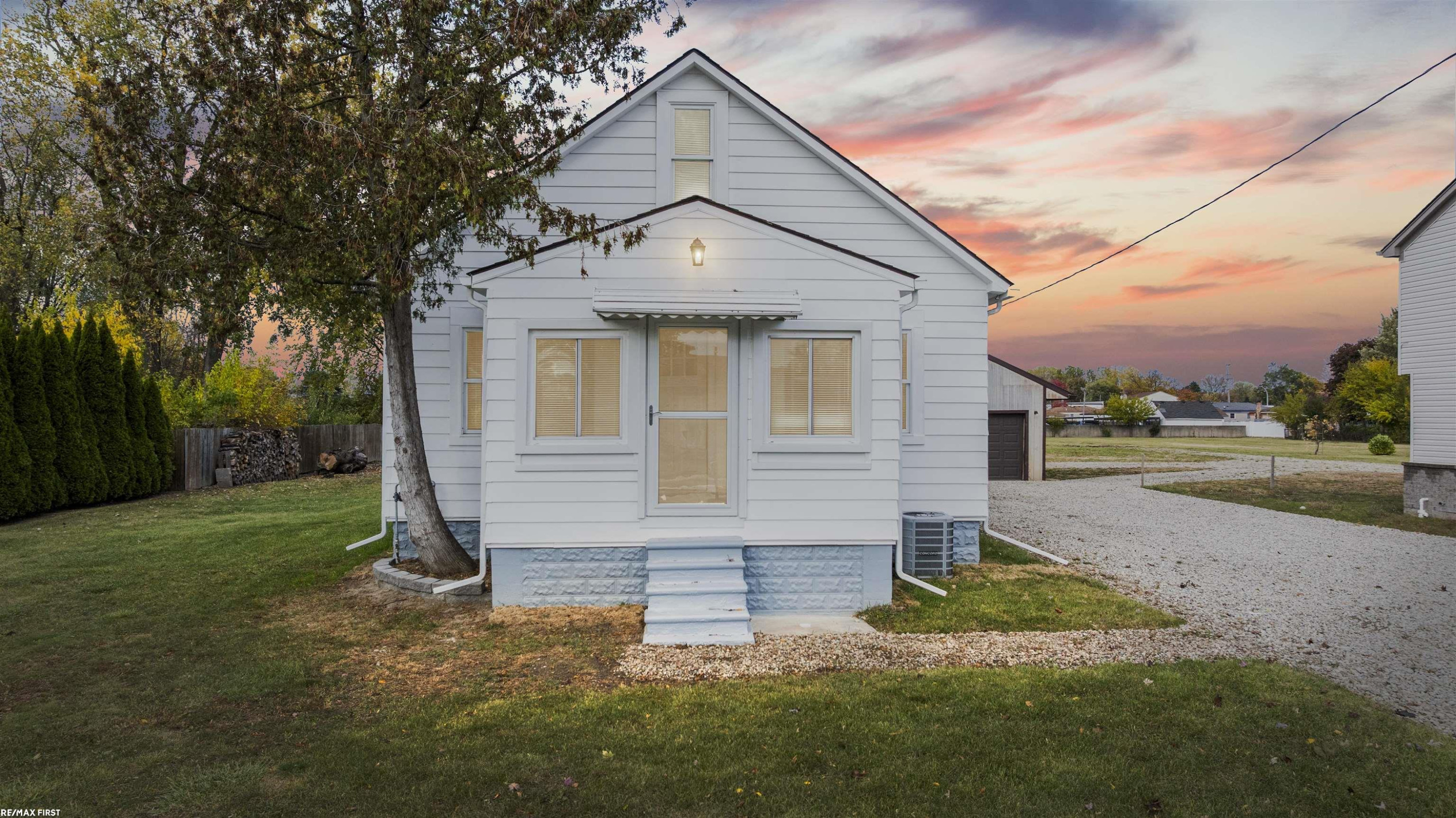 18905 VOILAND Street, Roseville, MI 48066