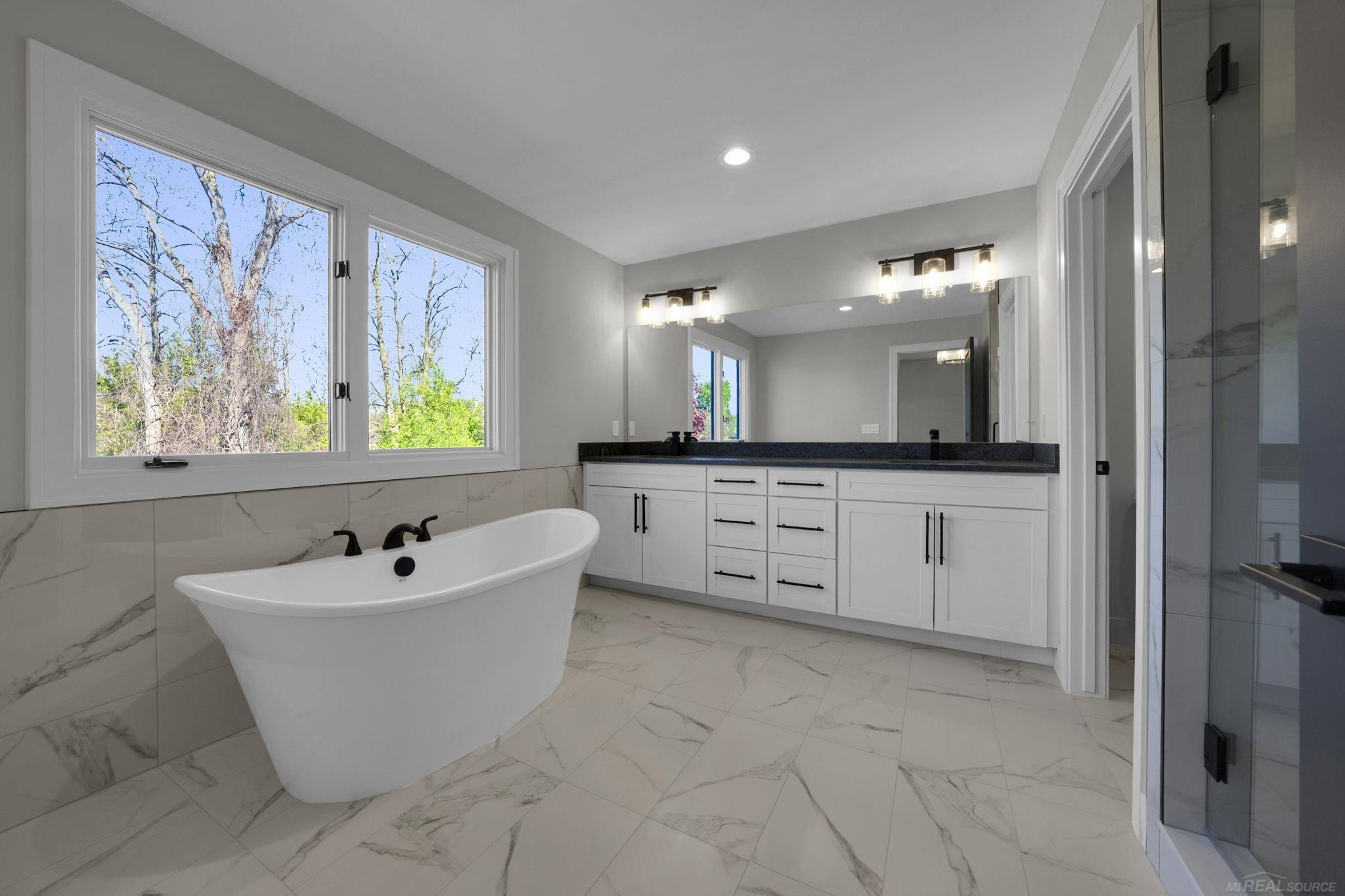 54729 Camden Court, Shelby Twp, MI 48316 — Photo 40