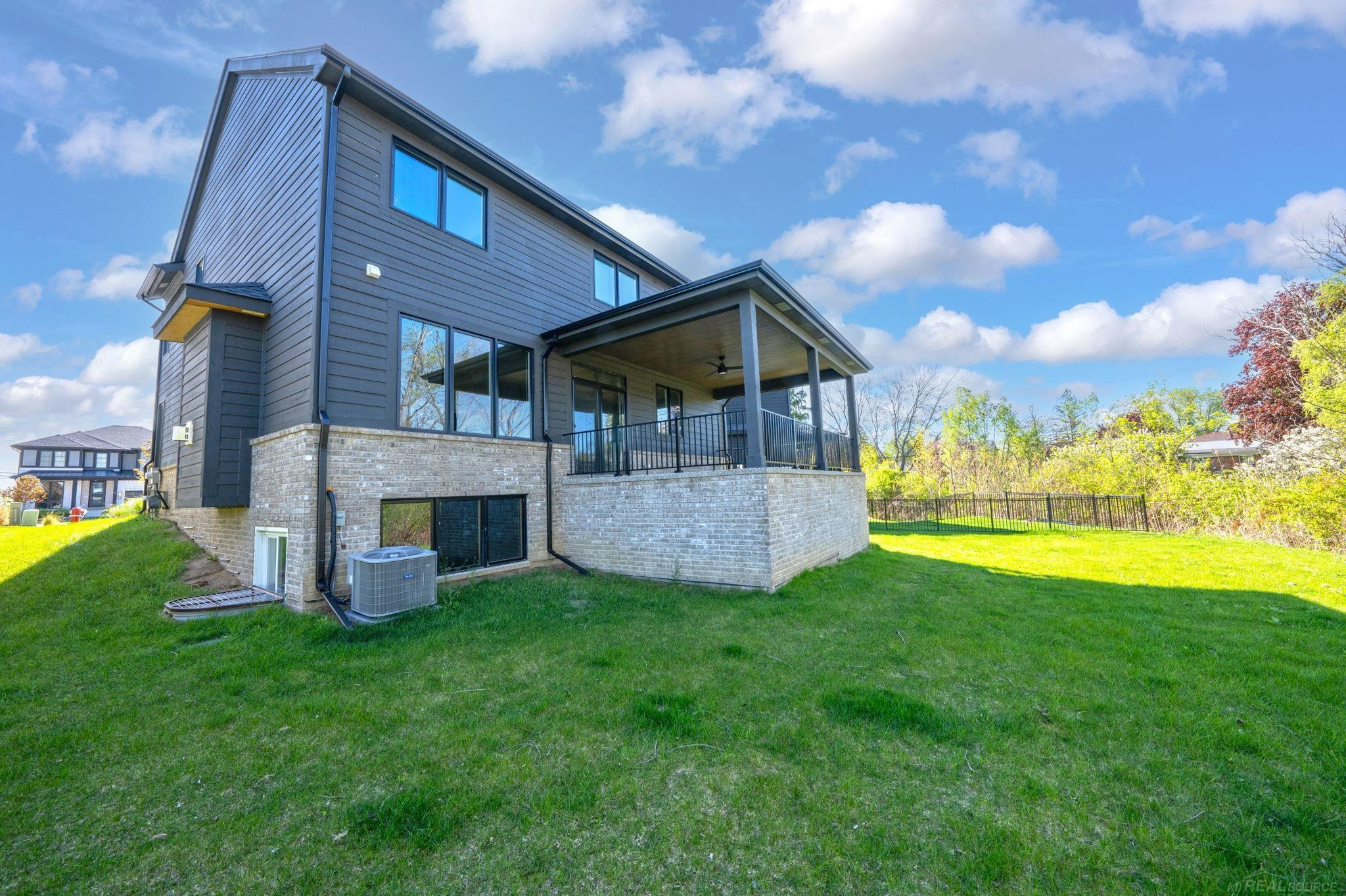 54729 Camden Court, Shelby Twp, MI 48316 — Photo 47