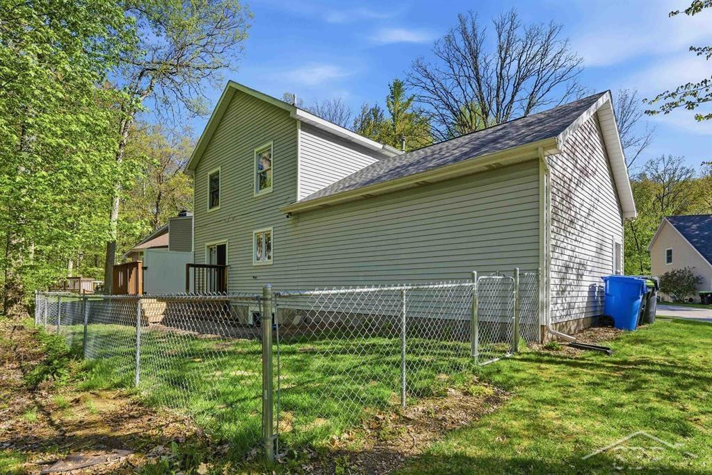 3530 Chippewassee Trail, Midland, MI 48640 — Photo 4