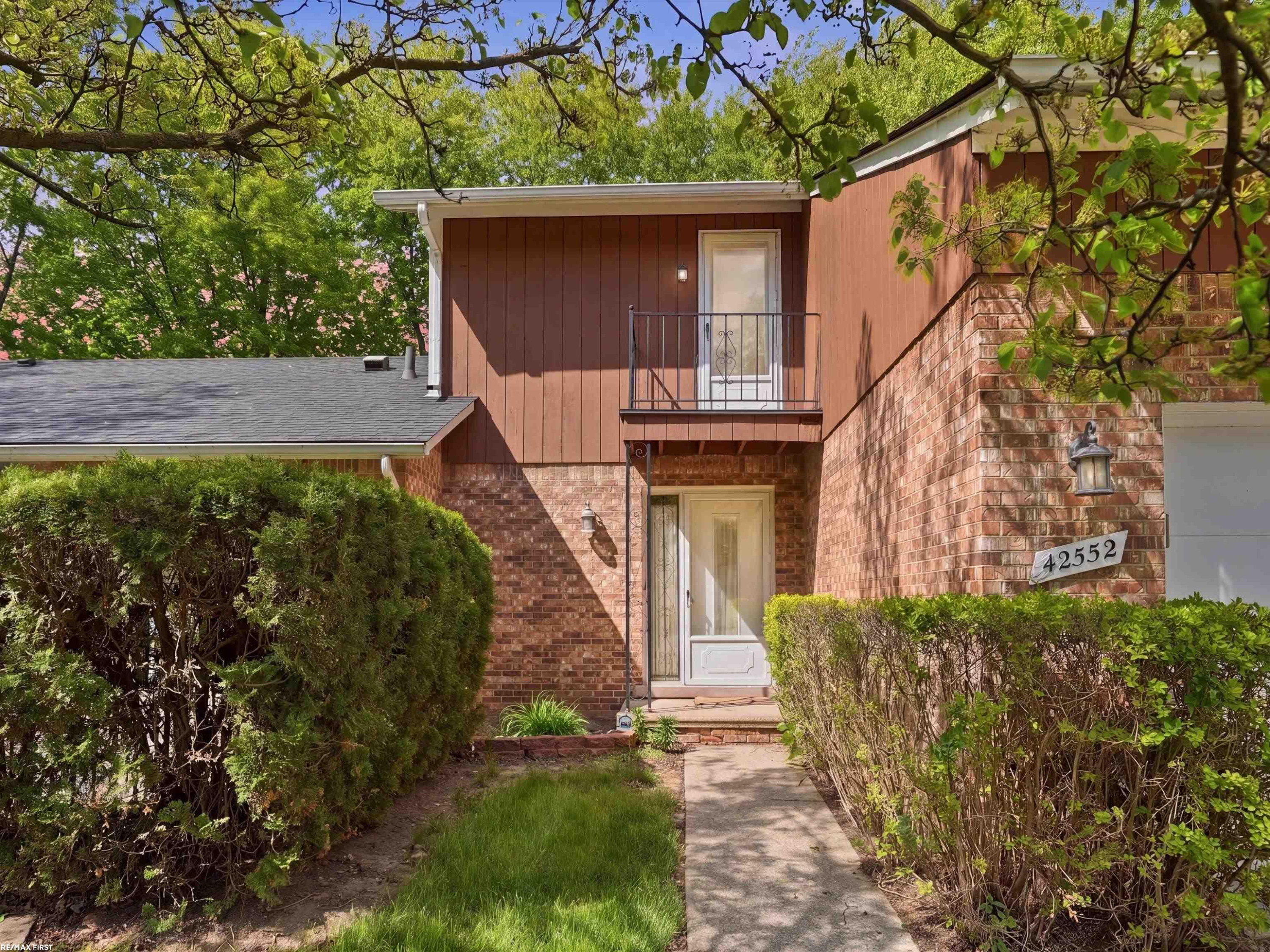 42552 Beverly Way, Clinton Twp, MI 48038 — Photo 2