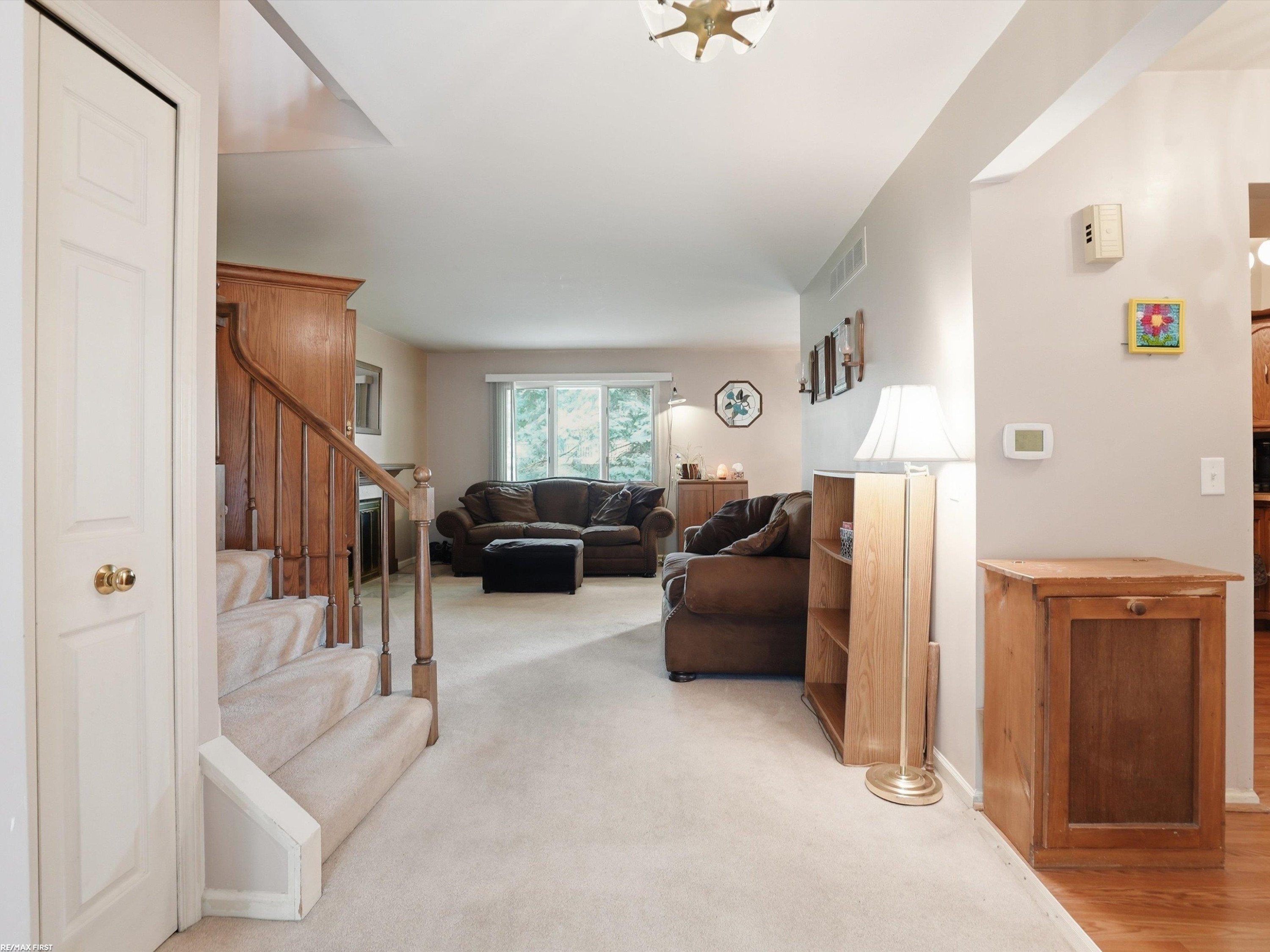 42552 Beverly Way, Clinton Twp, MI 48038 — Photo 4