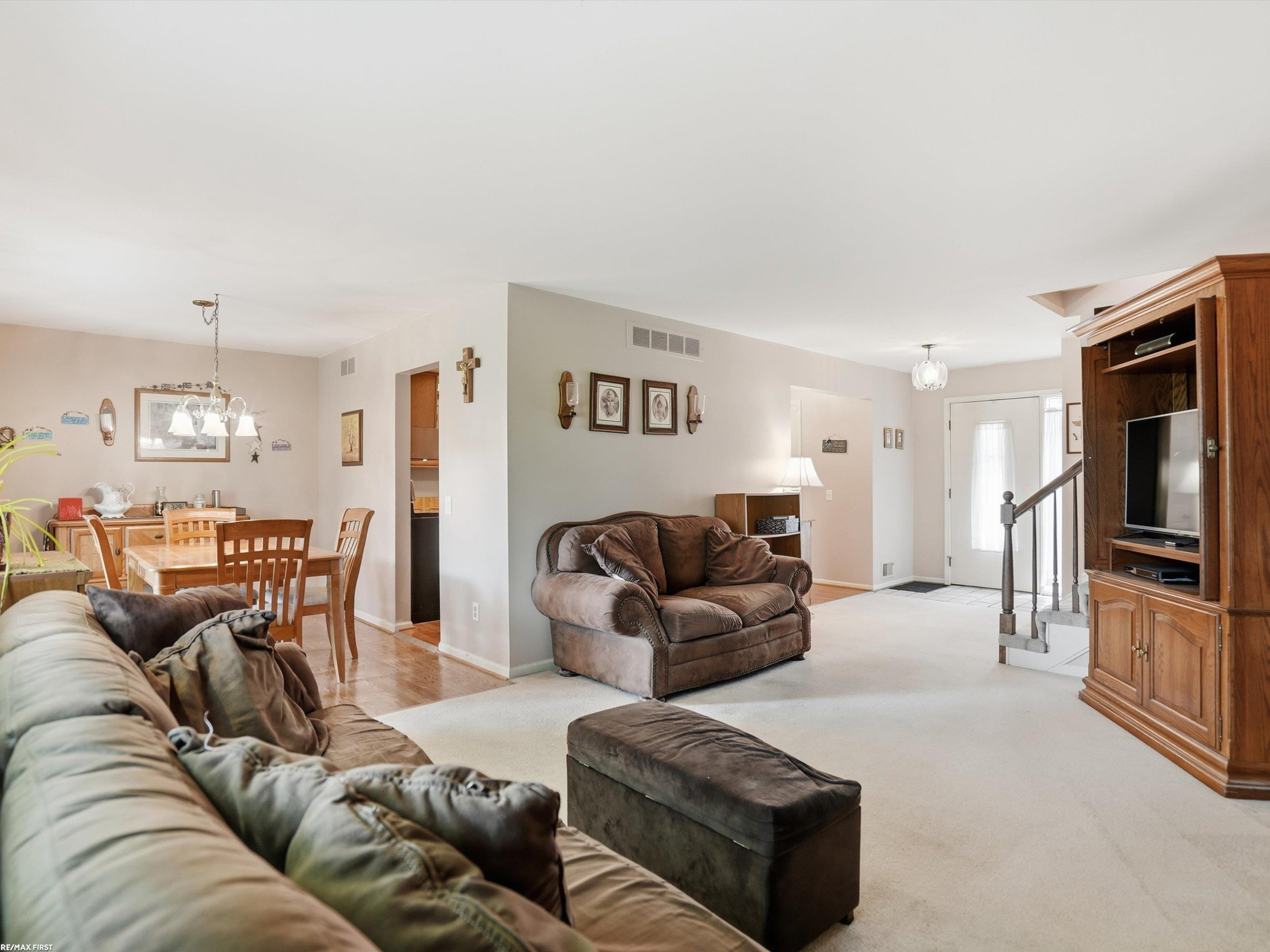 42552 Beverly Way, Clinton Twp, MI 48038 — Photo 7