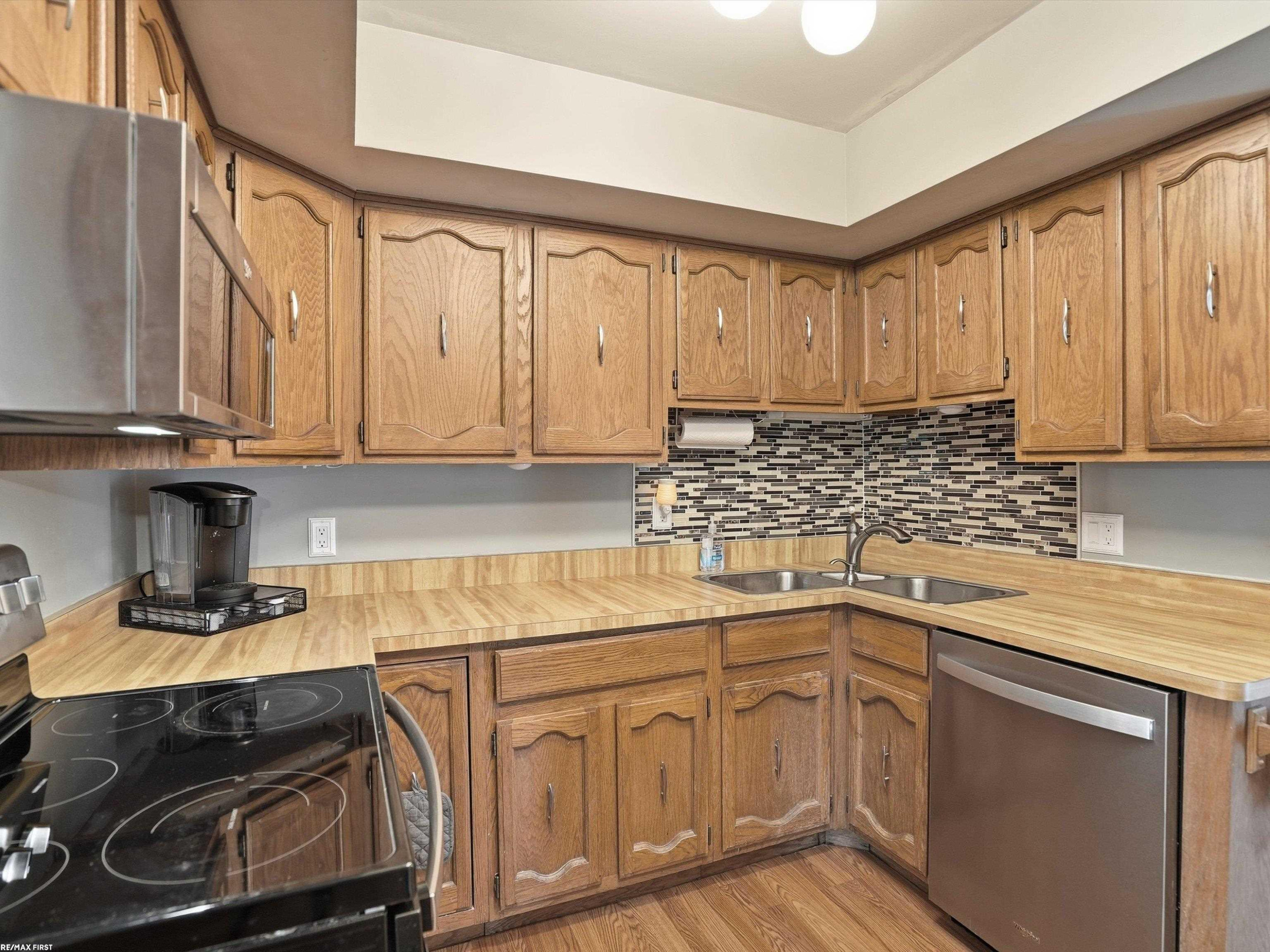 42552 Beverly Way, Clinton Twp, MI 48038 — Photo 12