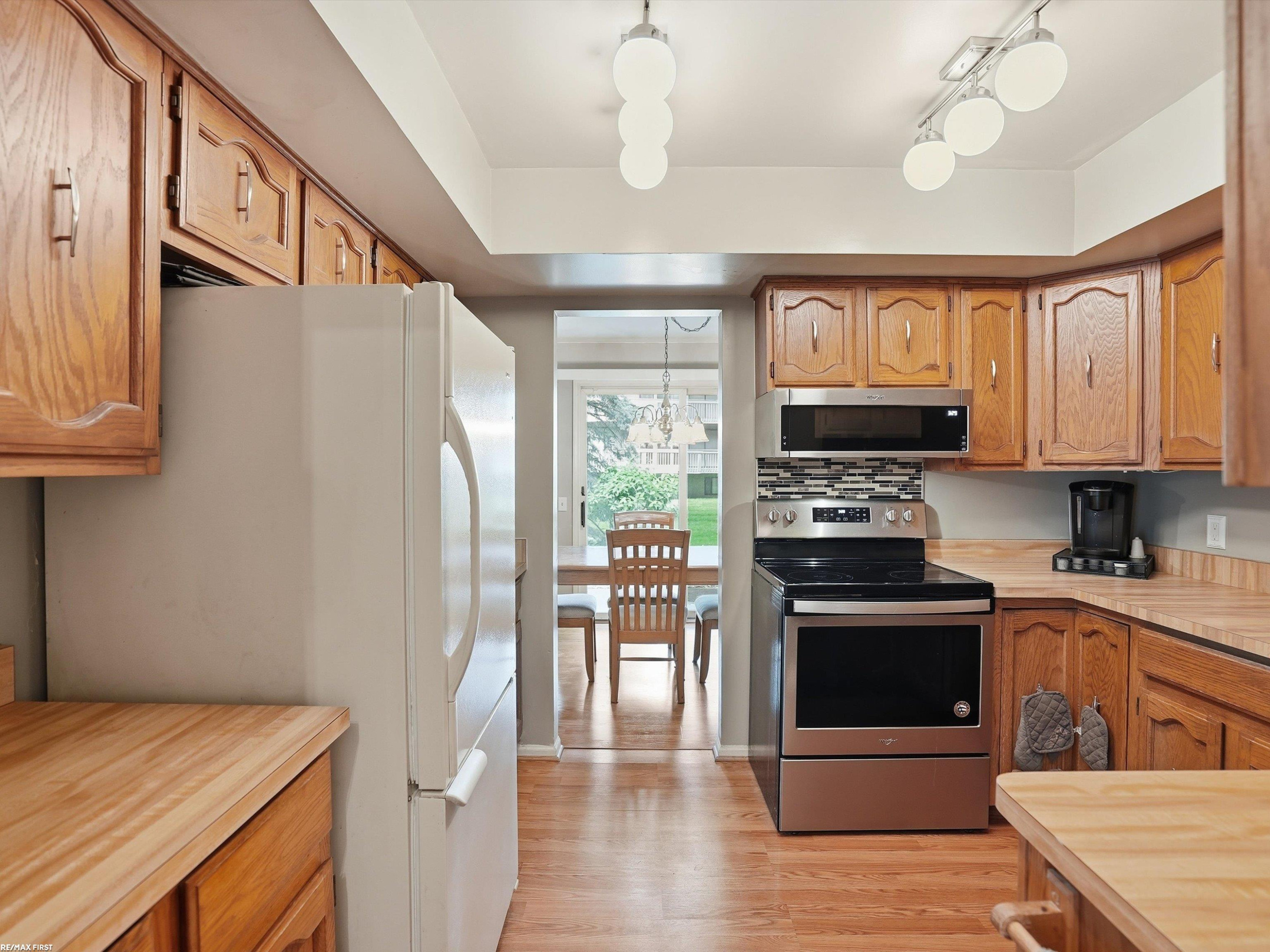 42552 Beverly Way, Clinton Twp, MI 48038 — Photo 13