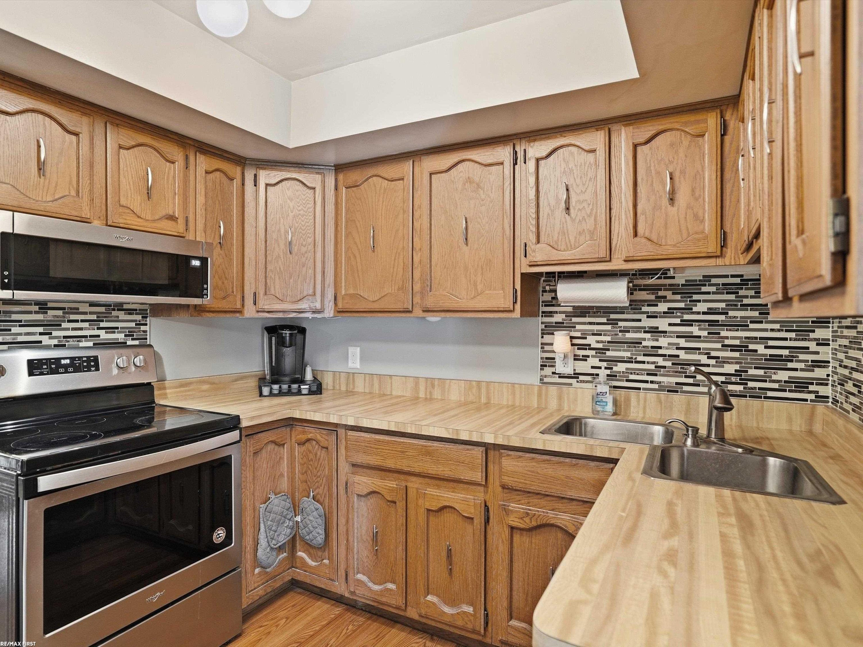 42552 Beverly Way, Clinton Twp, MI 48038 — Photo 14