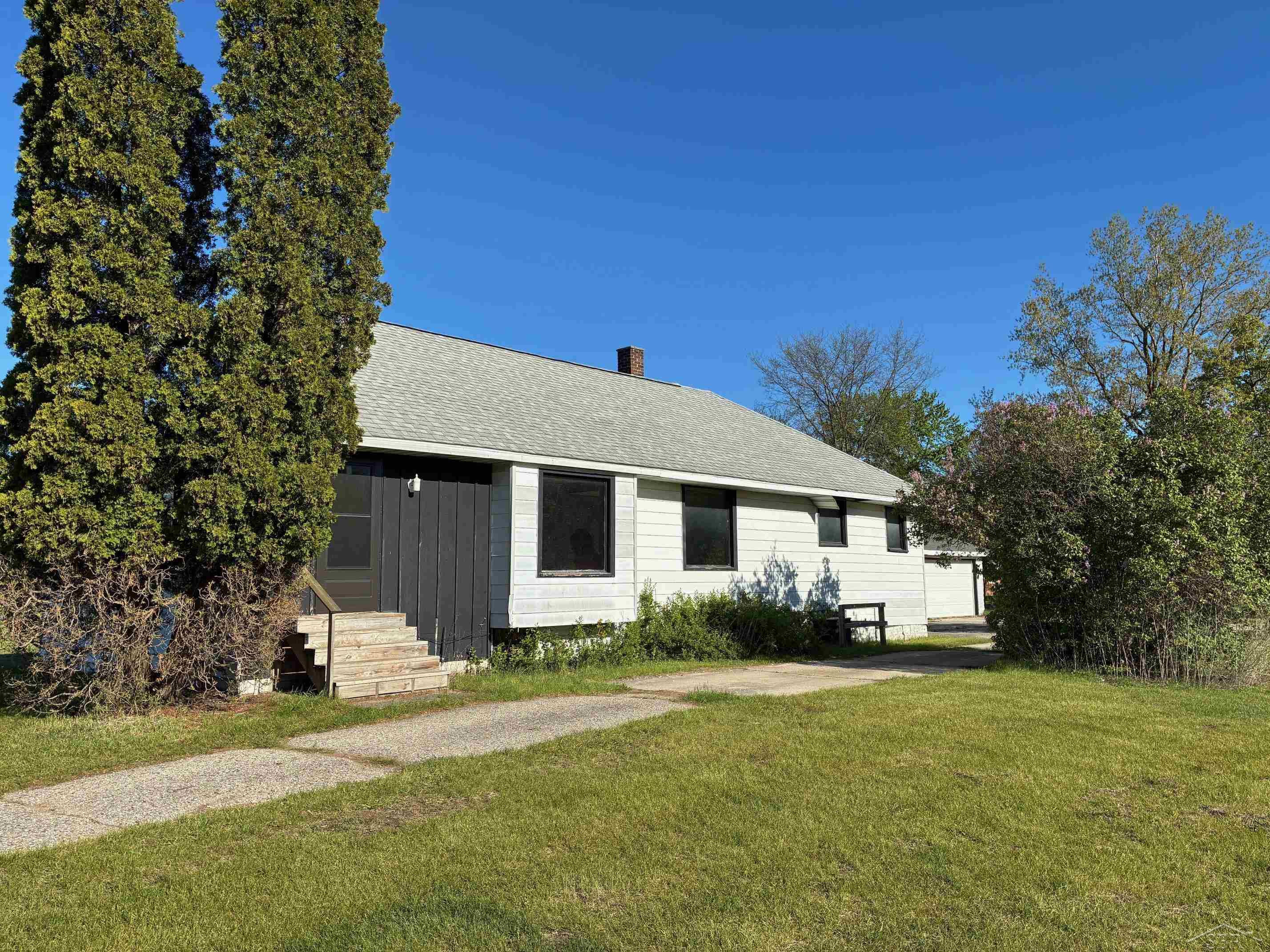 22932 Gratiot Road, Merrill, MI 48637