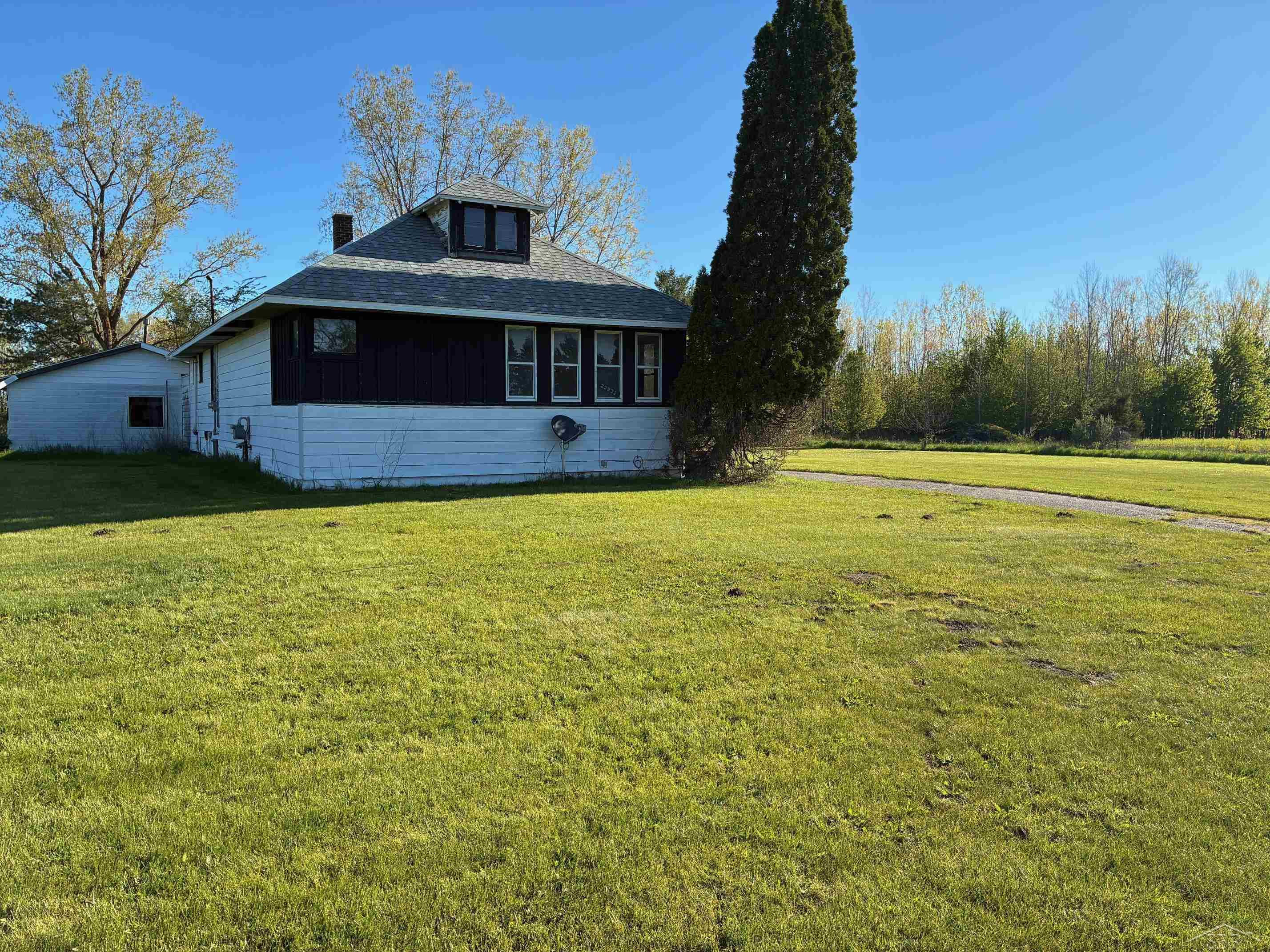 22932 Gratiot Road, Merrill, MI 48637 — Photo 15