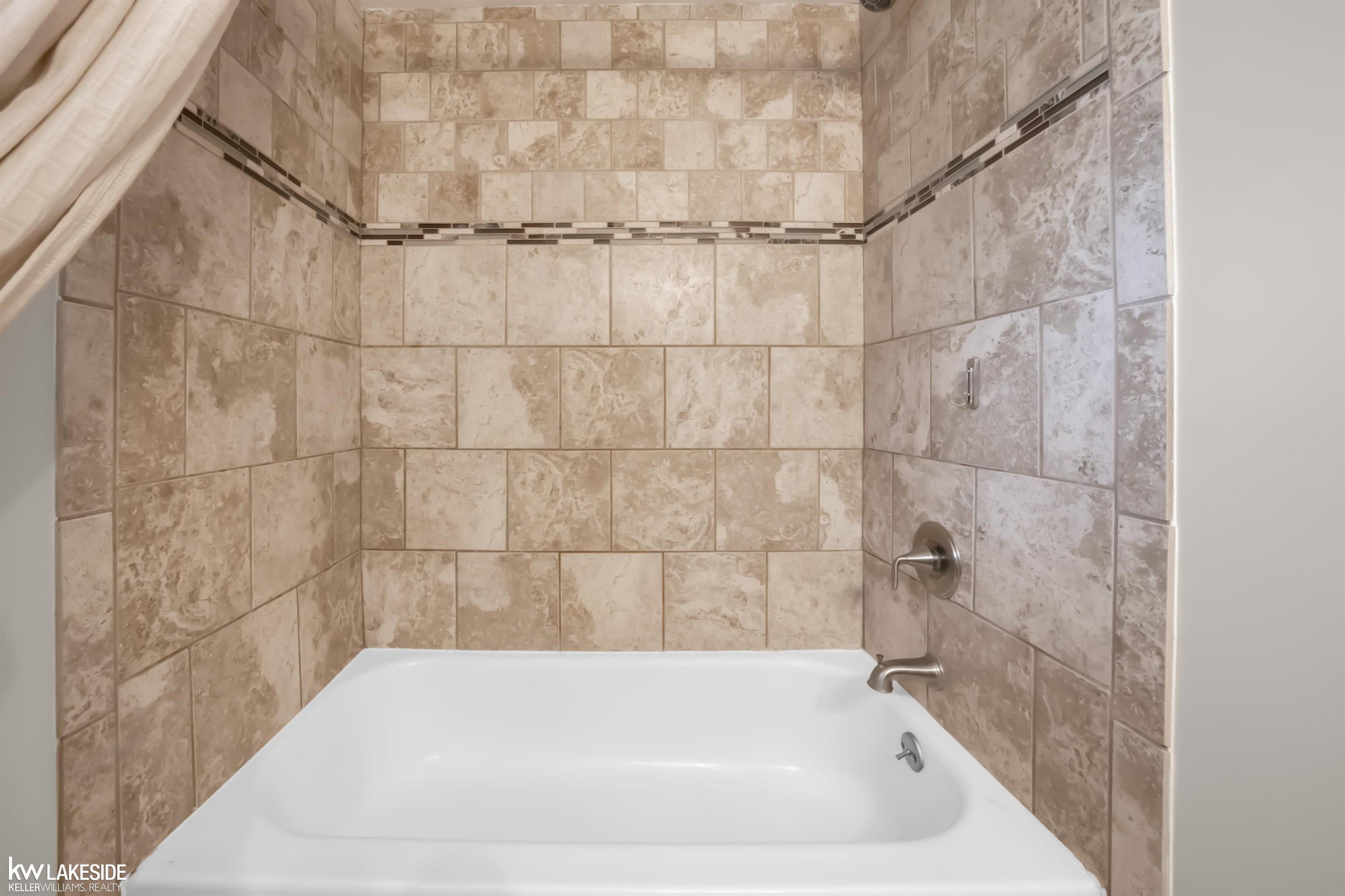 43430 Gainsley Drive, Sterling Heights, MI 48313 — Photo 15