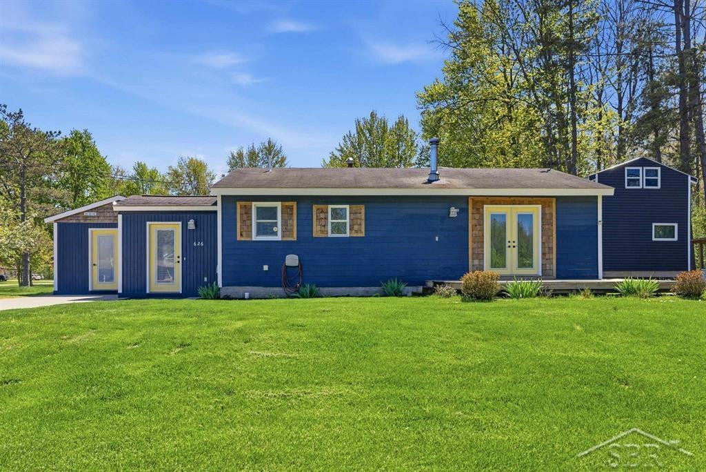 626 E Forestlawn Drive, Midland, MI 48640 — front exterior