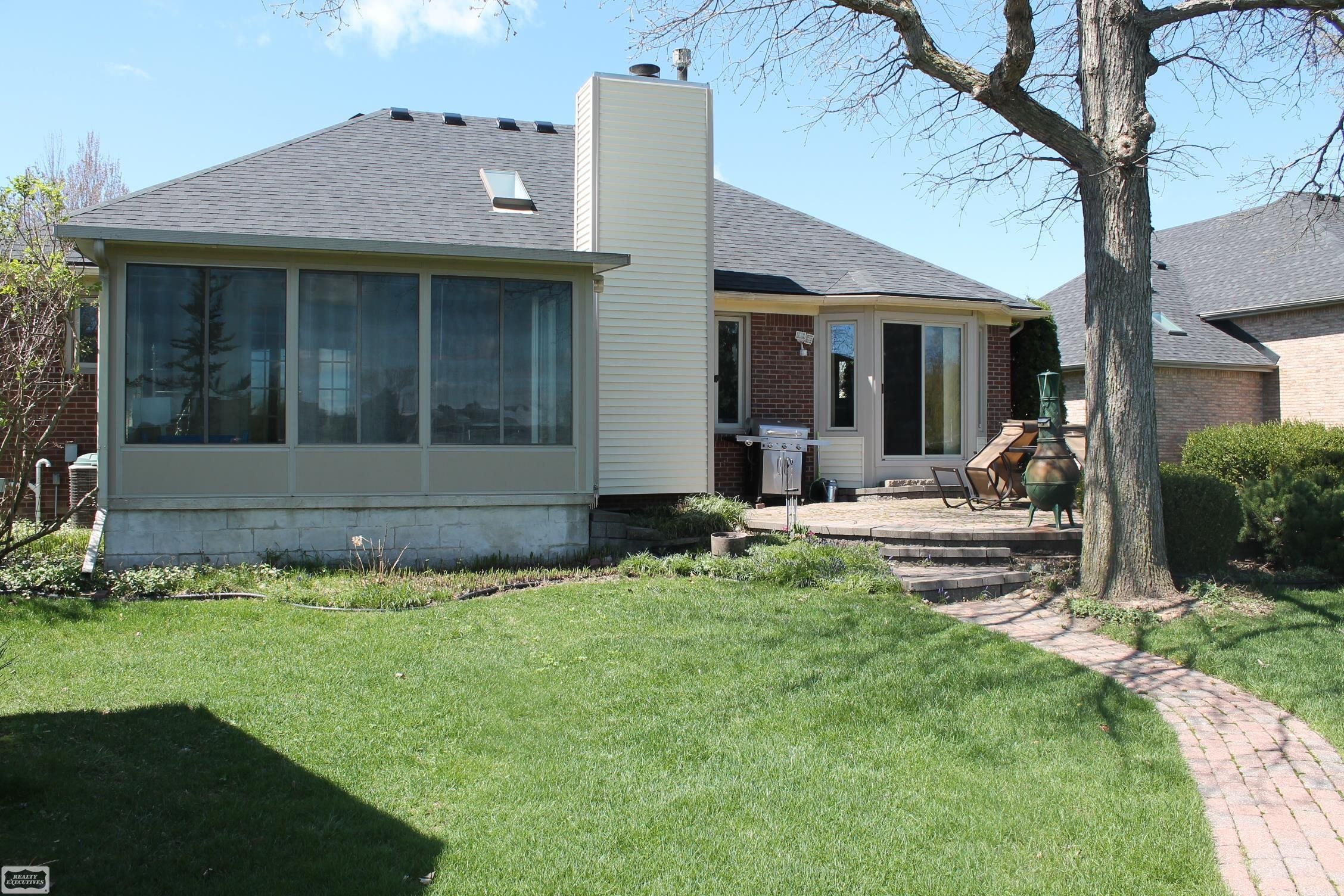 51392 Nicolette Road, MI 48047 — Photo 4