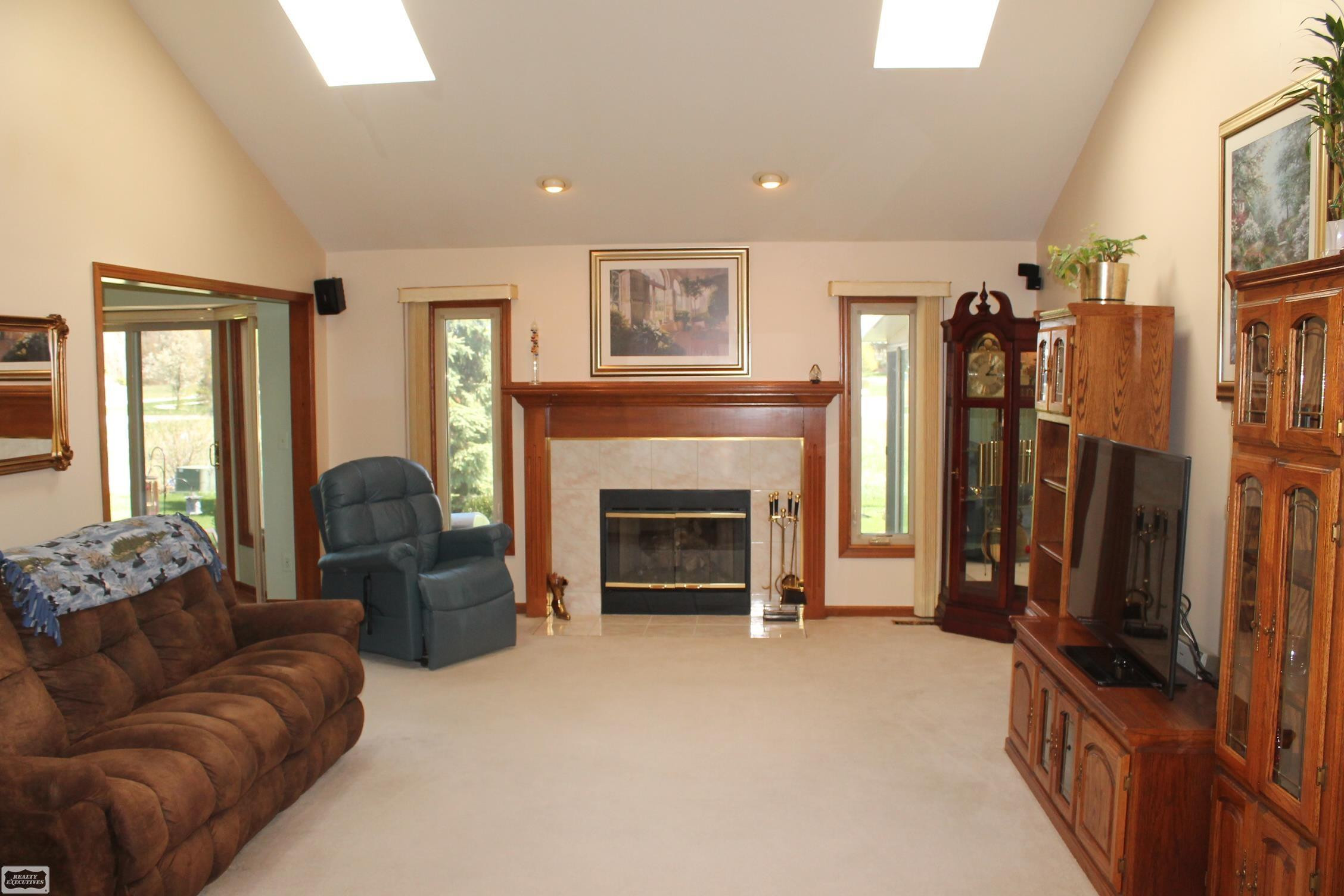 51392 Nicolette Road, MI 48047 — Photo 6