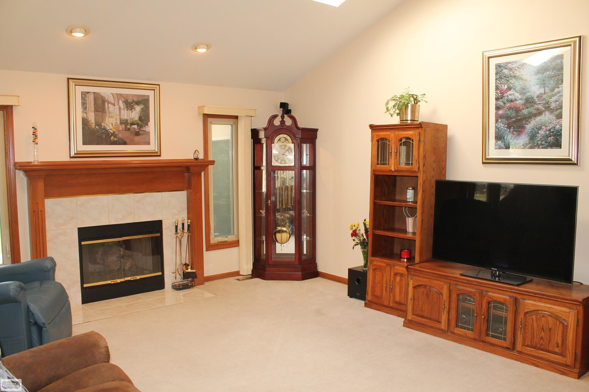51392 Nicolette Road, MI 48047 — Photo 8