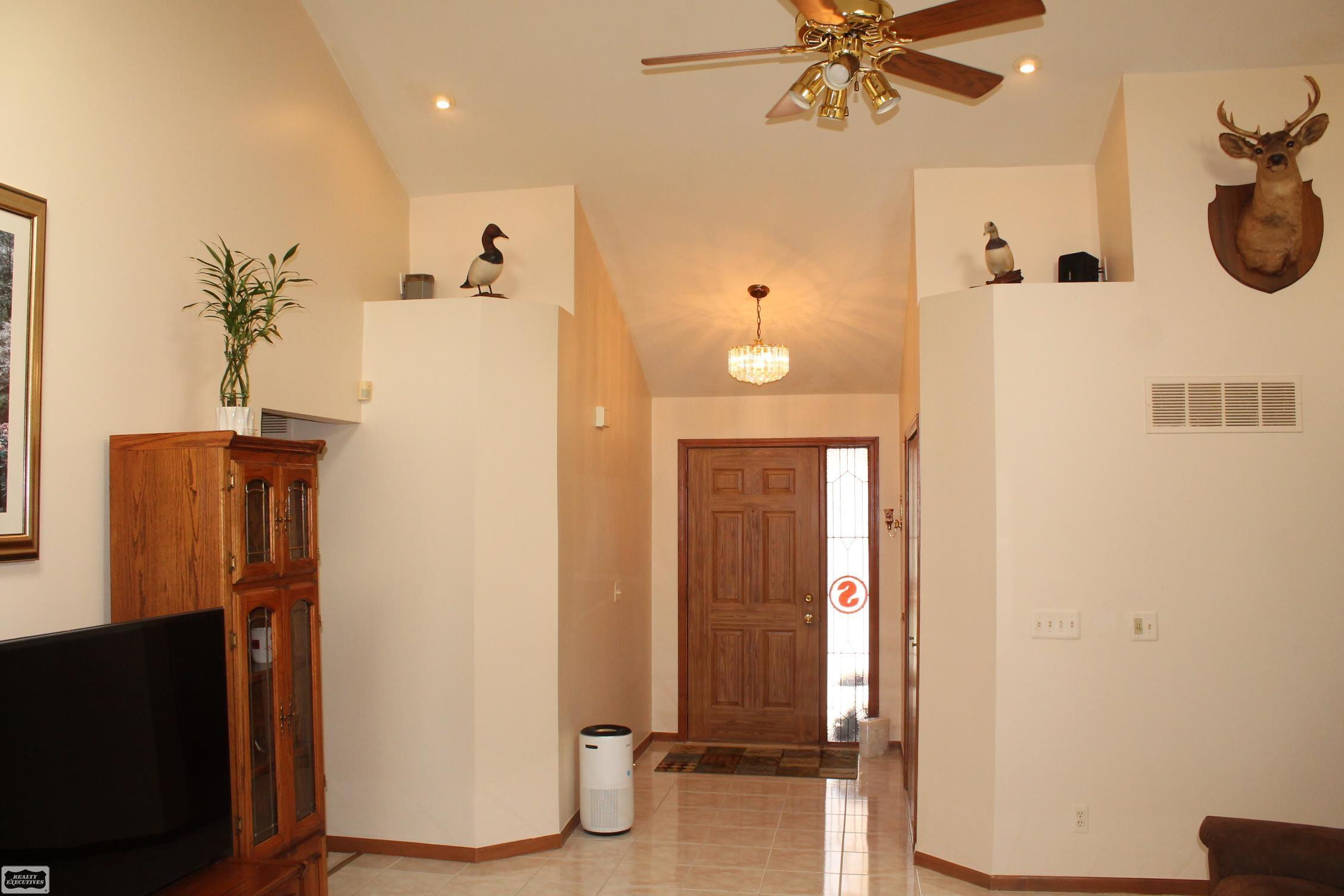 51392 Nicolette Road, MI 48047 — Photo 10