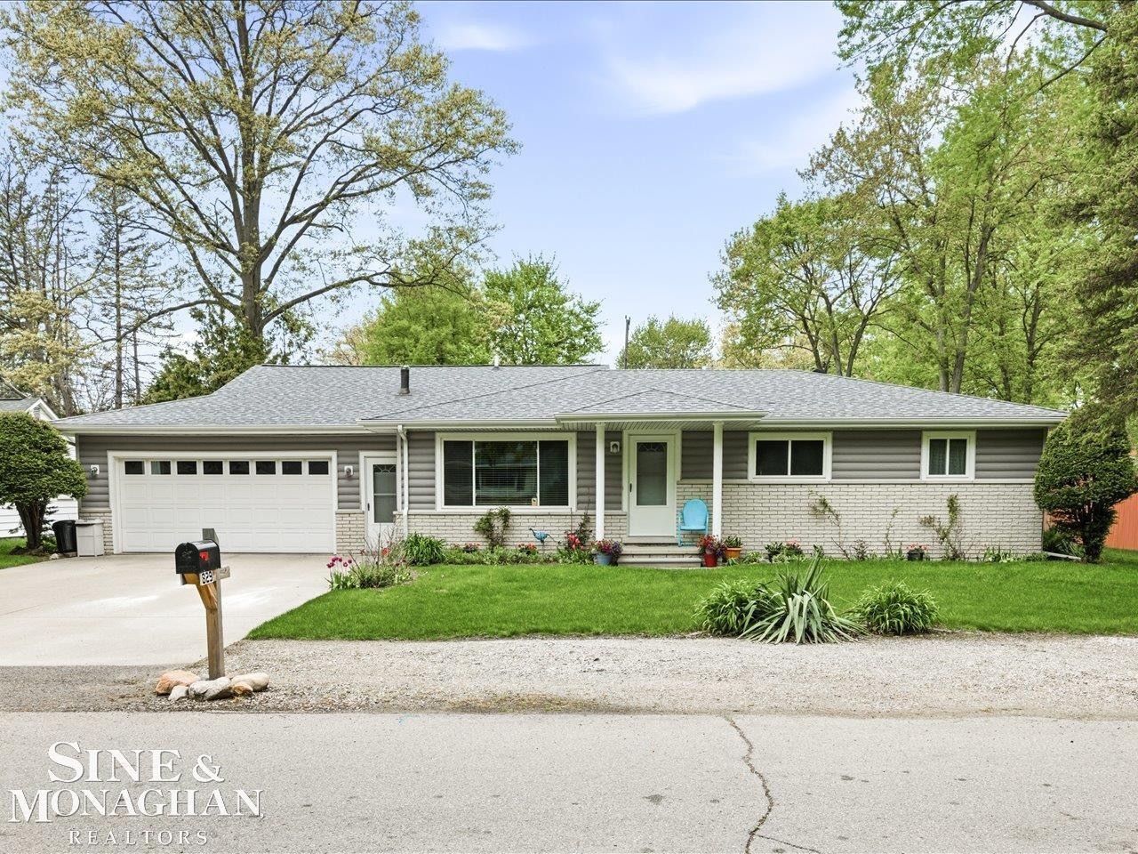 829 Townsend Cresent West Street, Algonac, MI 48001 — Photo 2