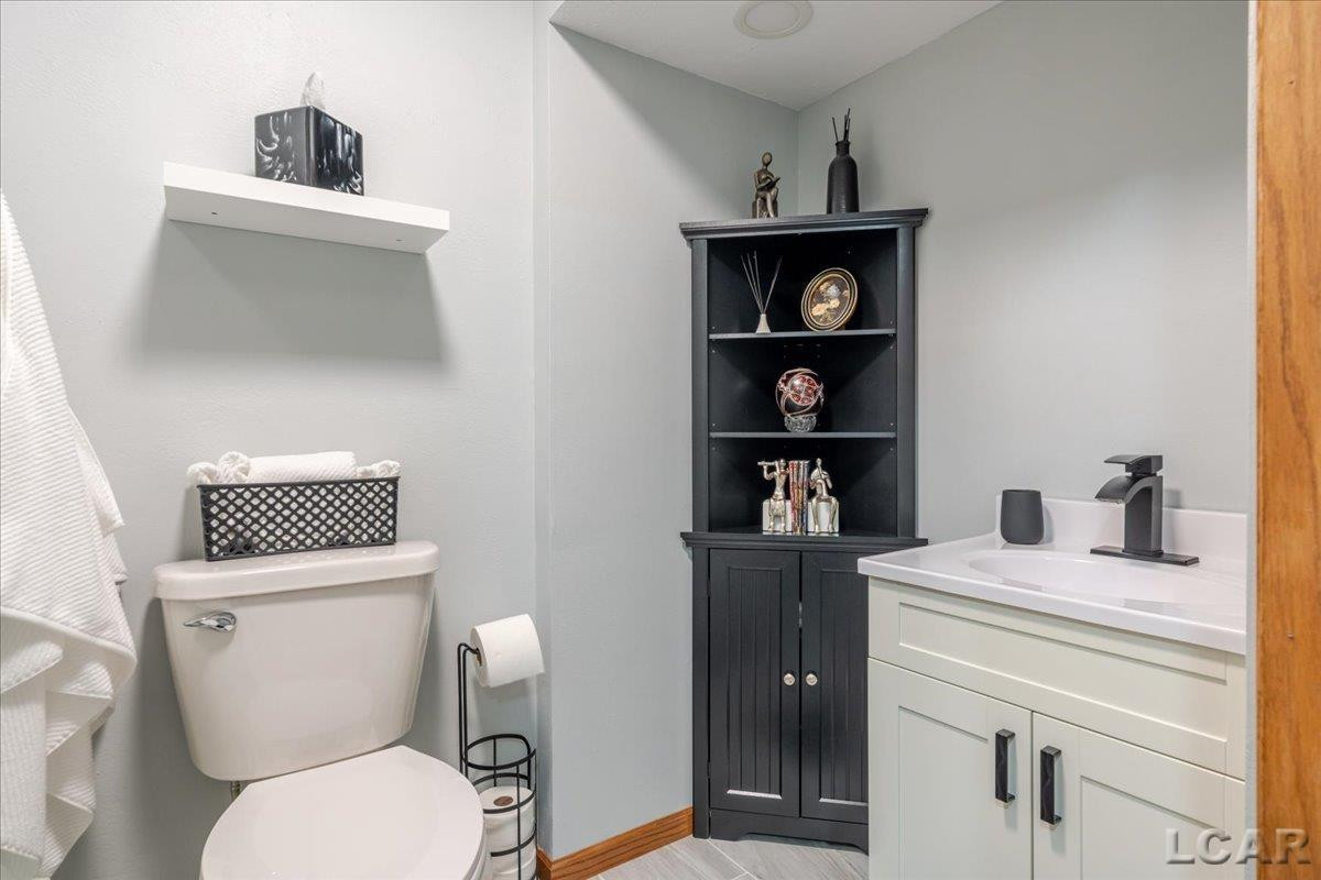 14585 Red Bird Court, Brooklyn, MI 49230 — Photo 37