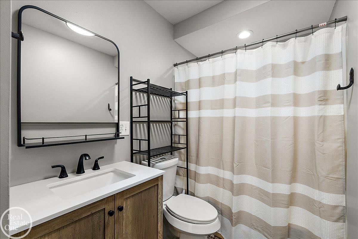 5231 Mattawa Drive, MI 48348 — Photo 44