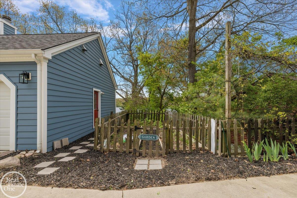 5231 Mattawa Drive, MI 48348 — Photo 68