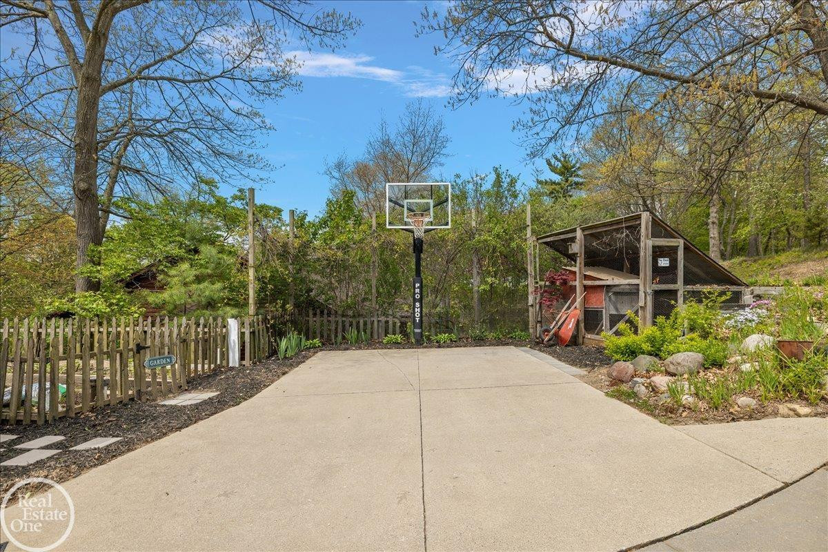 5231 Mattawa Drive, MI 48348 — Photo 69