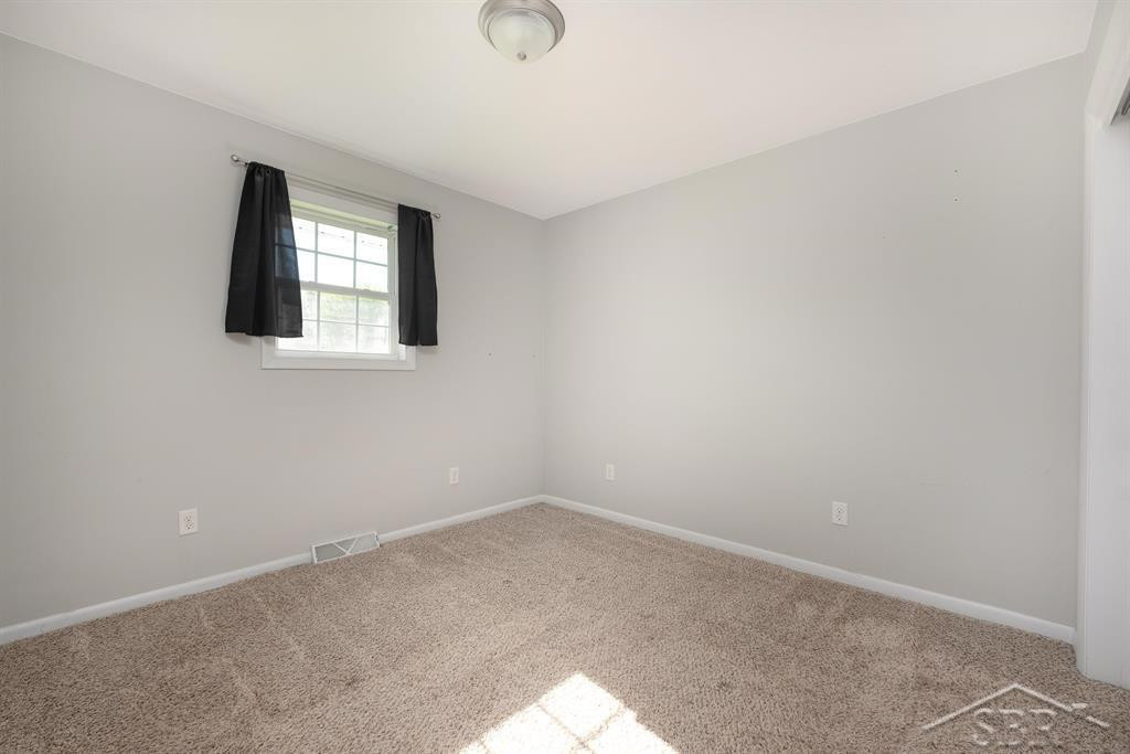 921 S Romanda Street, Midland, MI 48640 — Photo 24