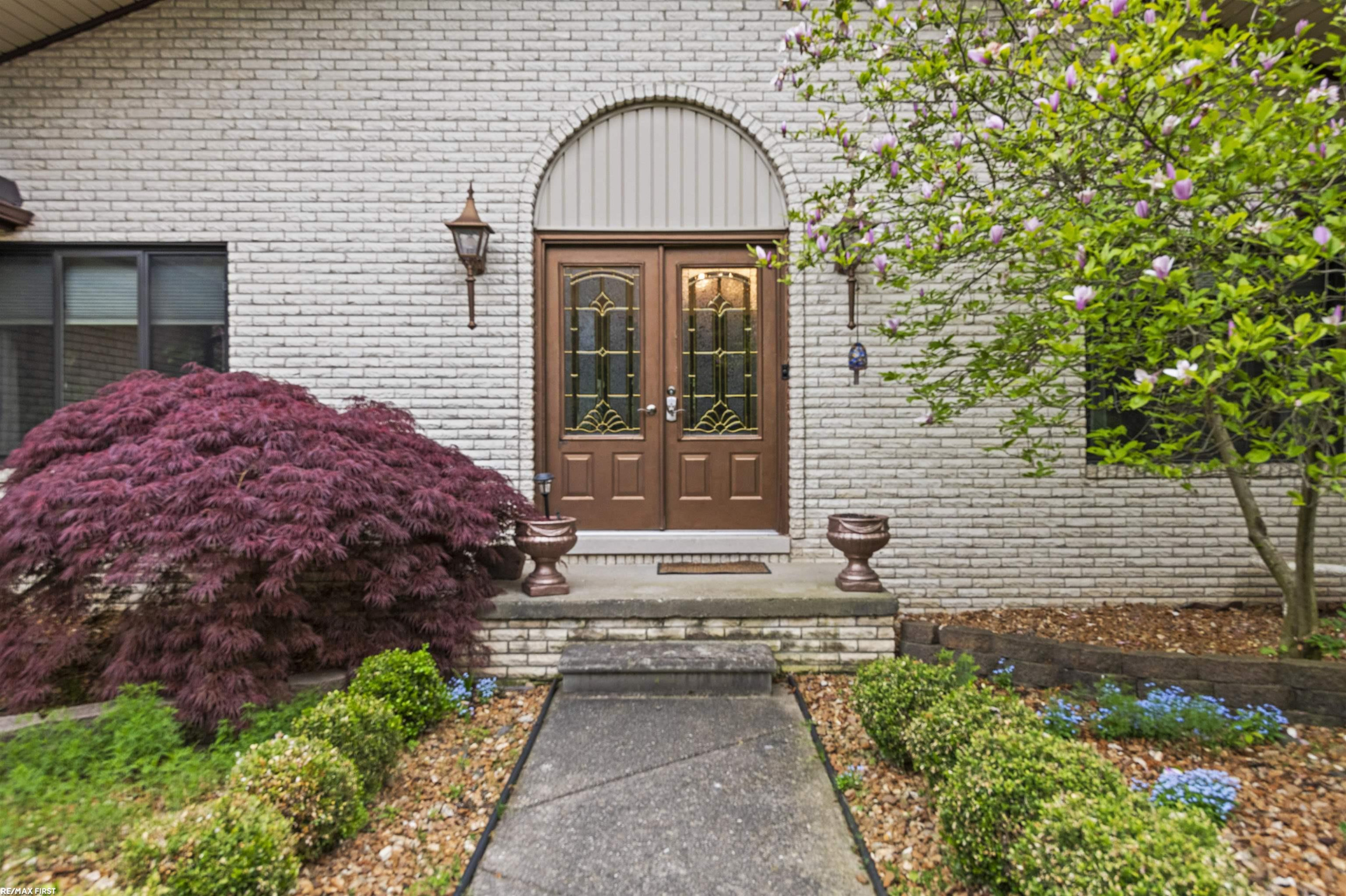6910 Montgomery Drive, Shelby Twp, MI 48316 — Photo 2