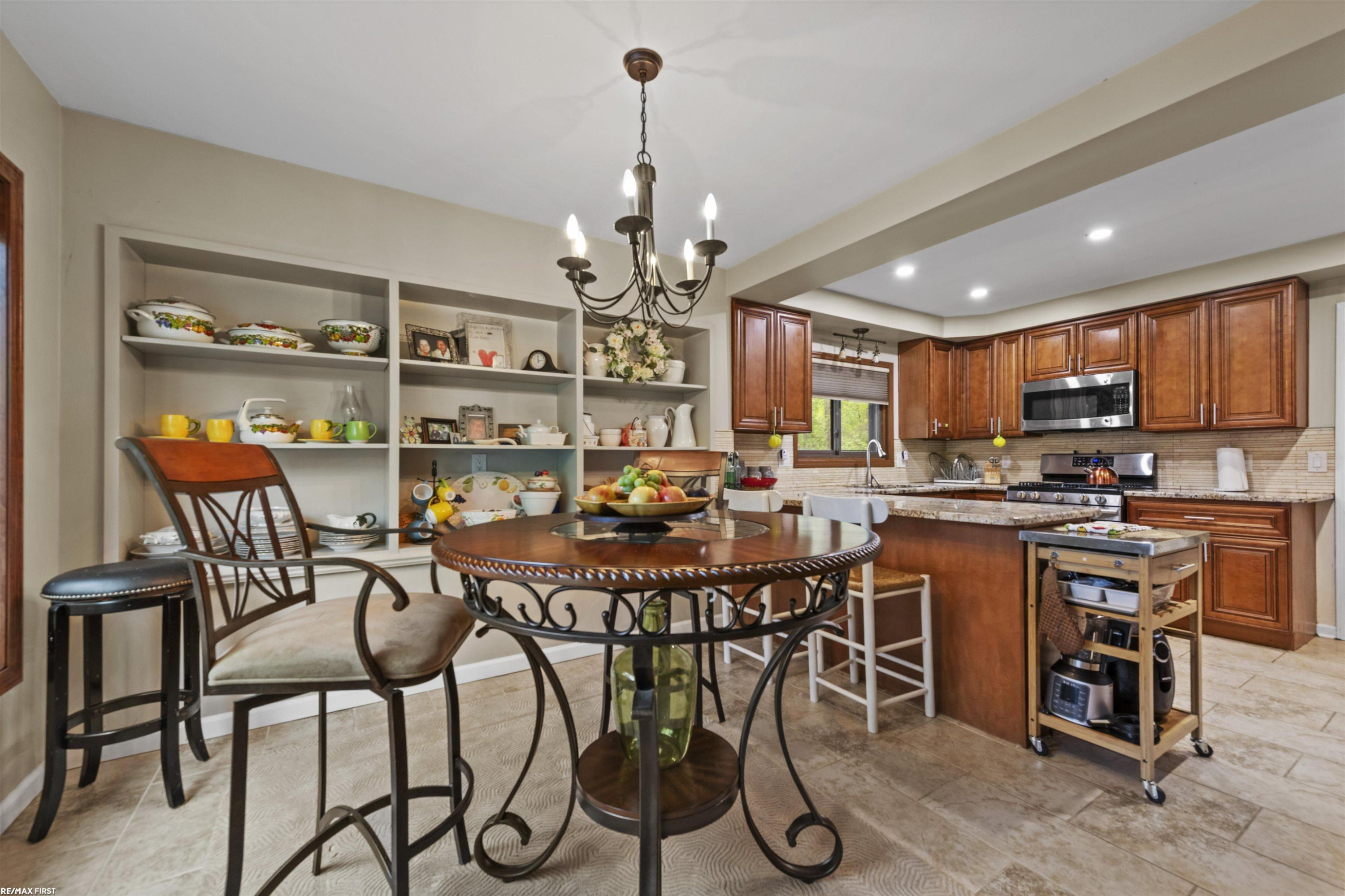6910 Montgomery Drive, Shelby Twp, MI 48316 — Photo 11
