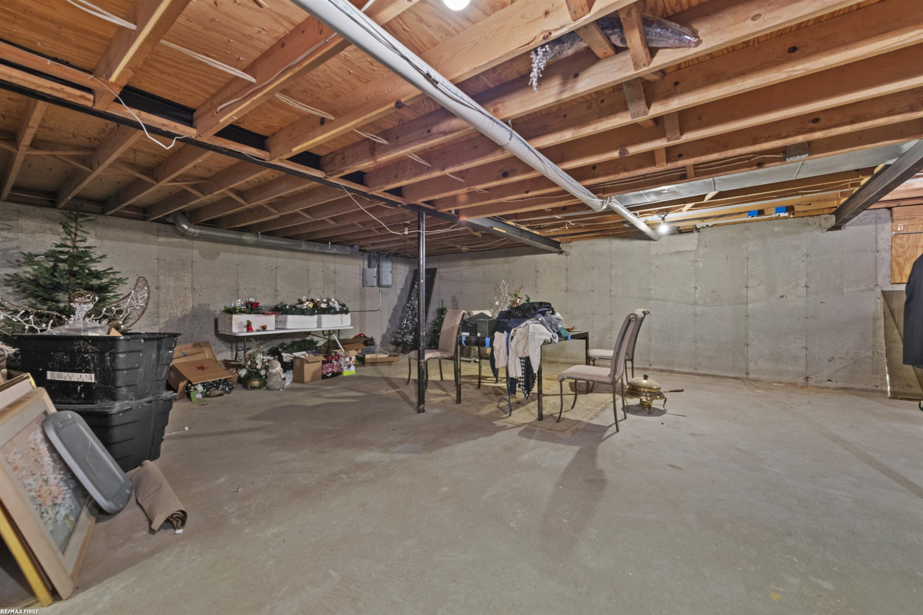6910 Montgomery Drive, Shelby Twp, MI 48316 — Photo 27