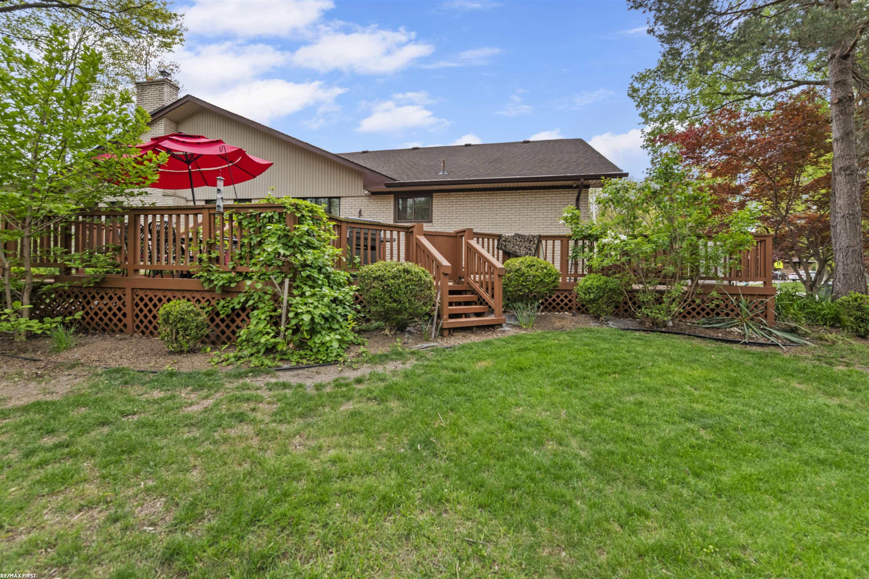 6910 Montgomery Drive, Shelby Twp, MI 48316 — Photo 28