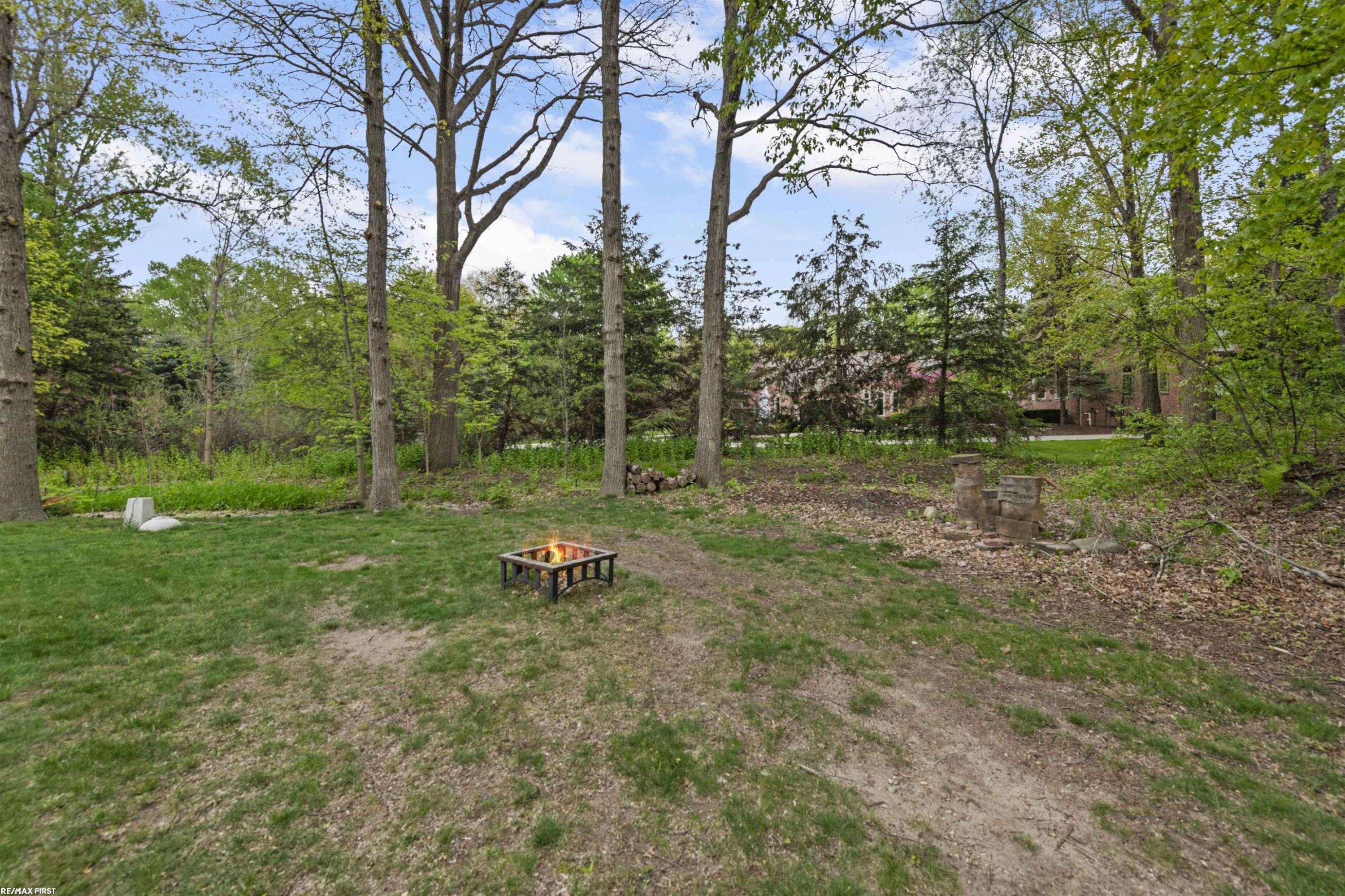 6910 Montgomery Drive, Shelby Twp, MI 48316 — Photo 30