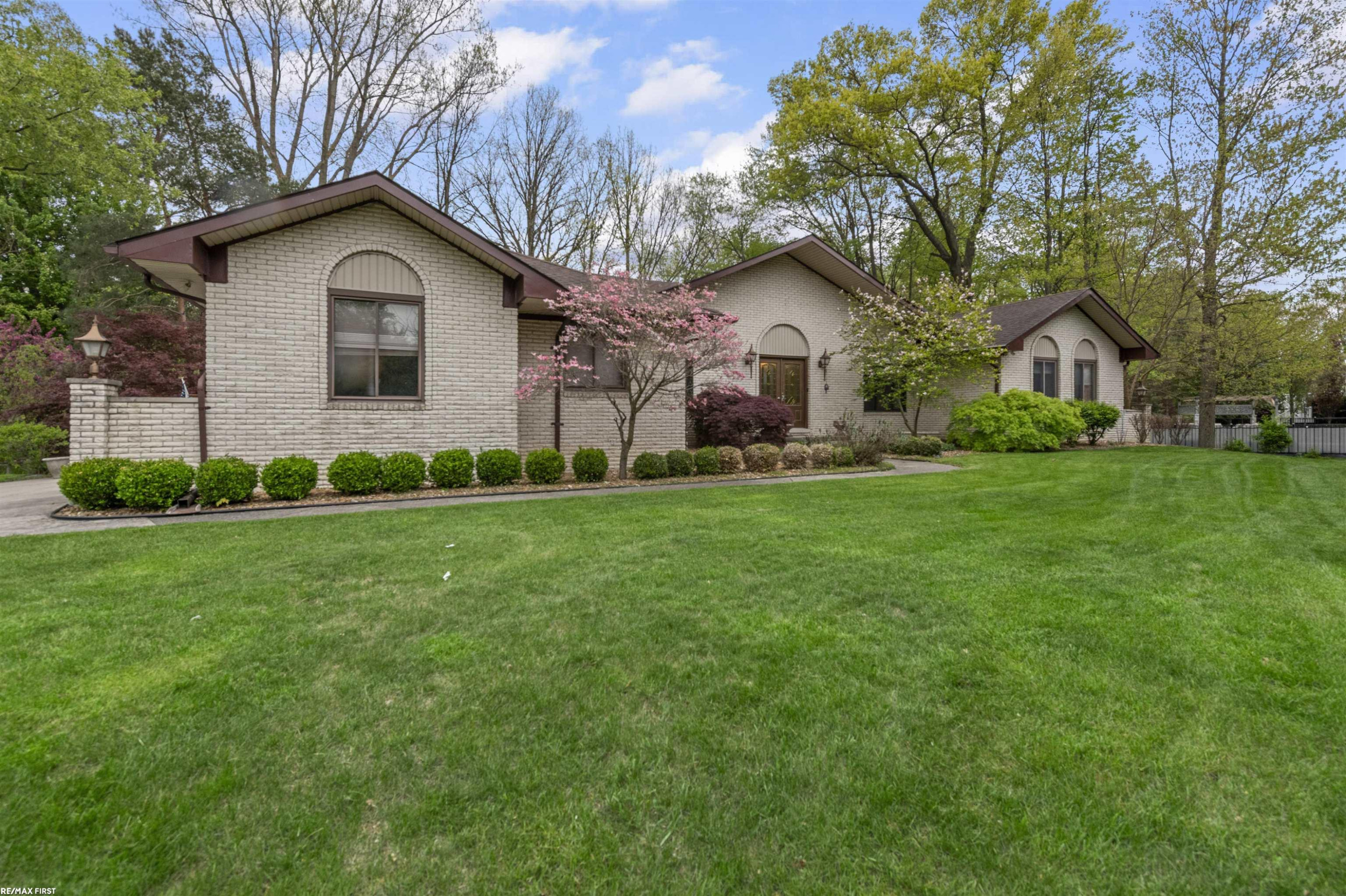 6910 Montgomery Drive, Shelby Twp, MI 48316 — Photo 38
