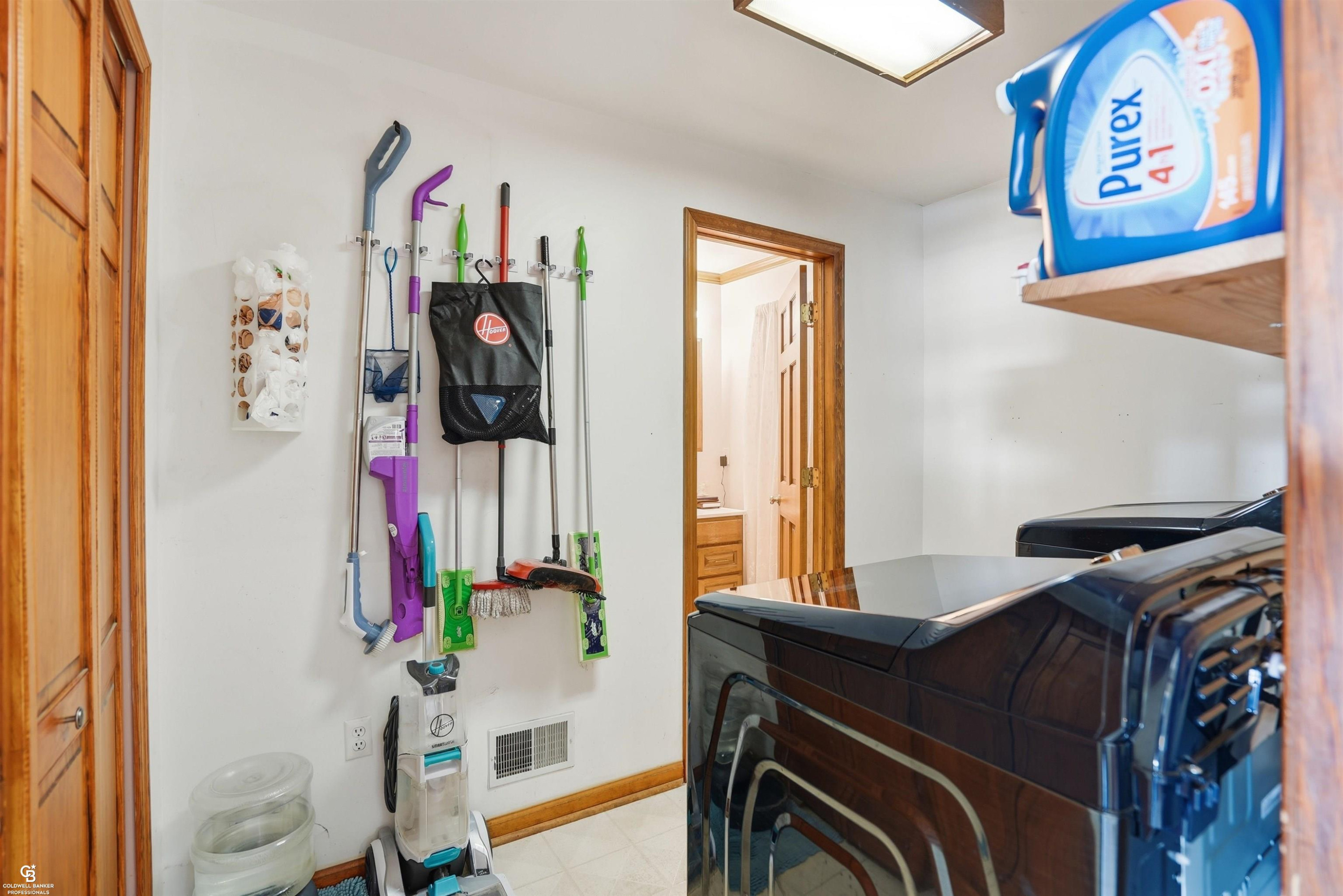 9890 Gratiot Avenue, MI — Photo 46
