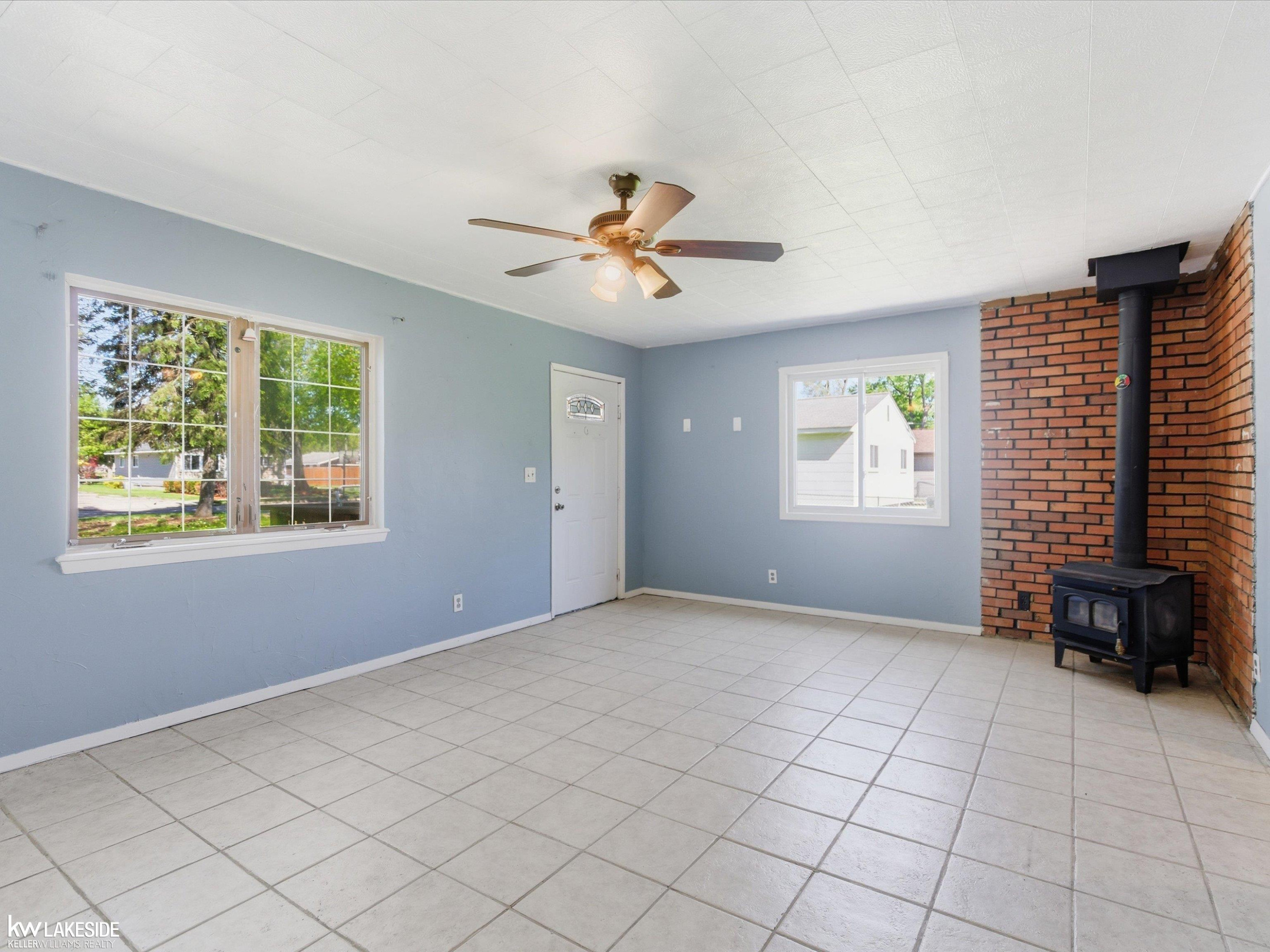 1064 CLOVERLAWN Drive, Pontiac, MI — Photo 4