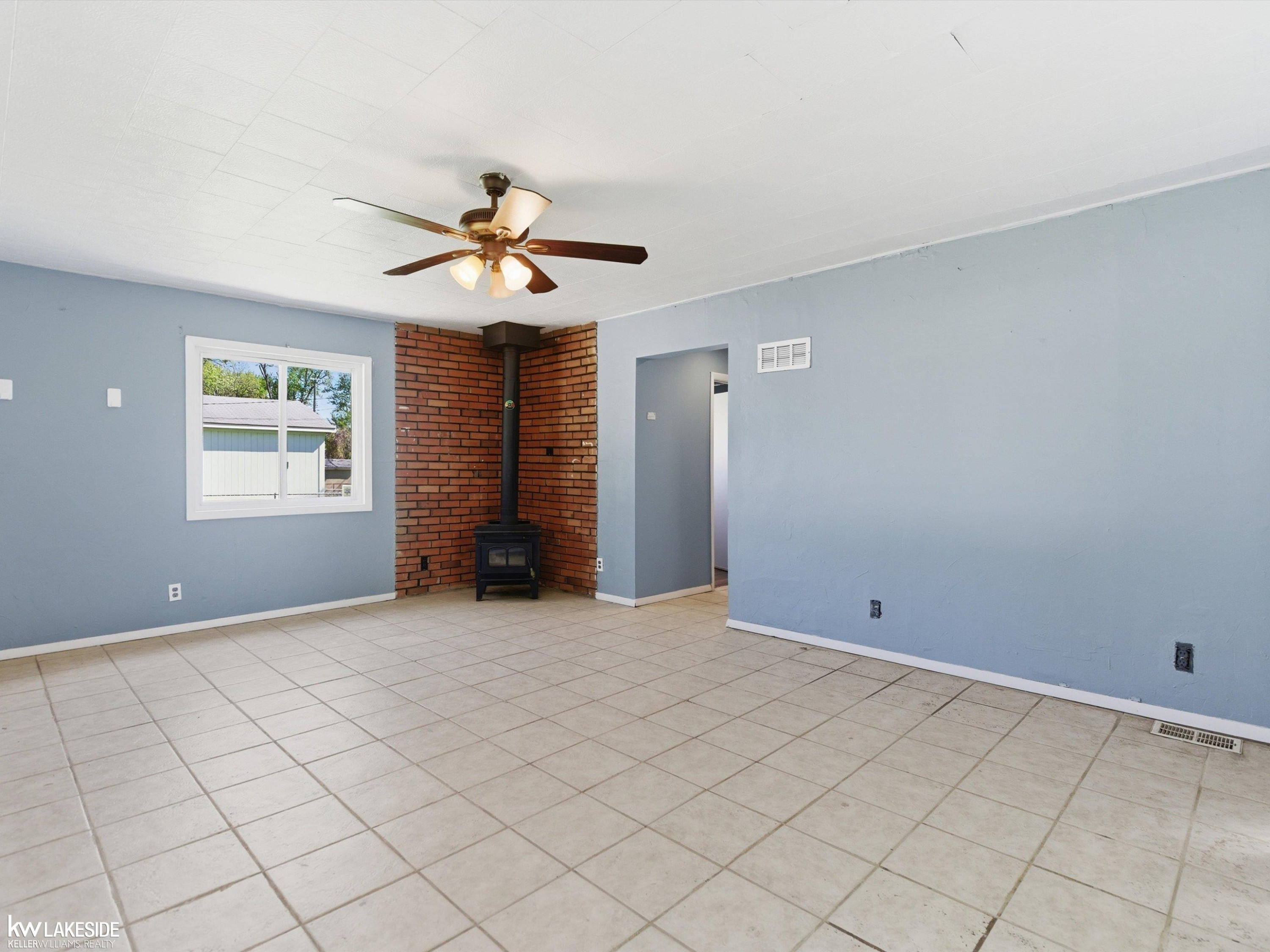 1064 CLOVERLAWN Drive, Pontiac, MI — Photo 5
