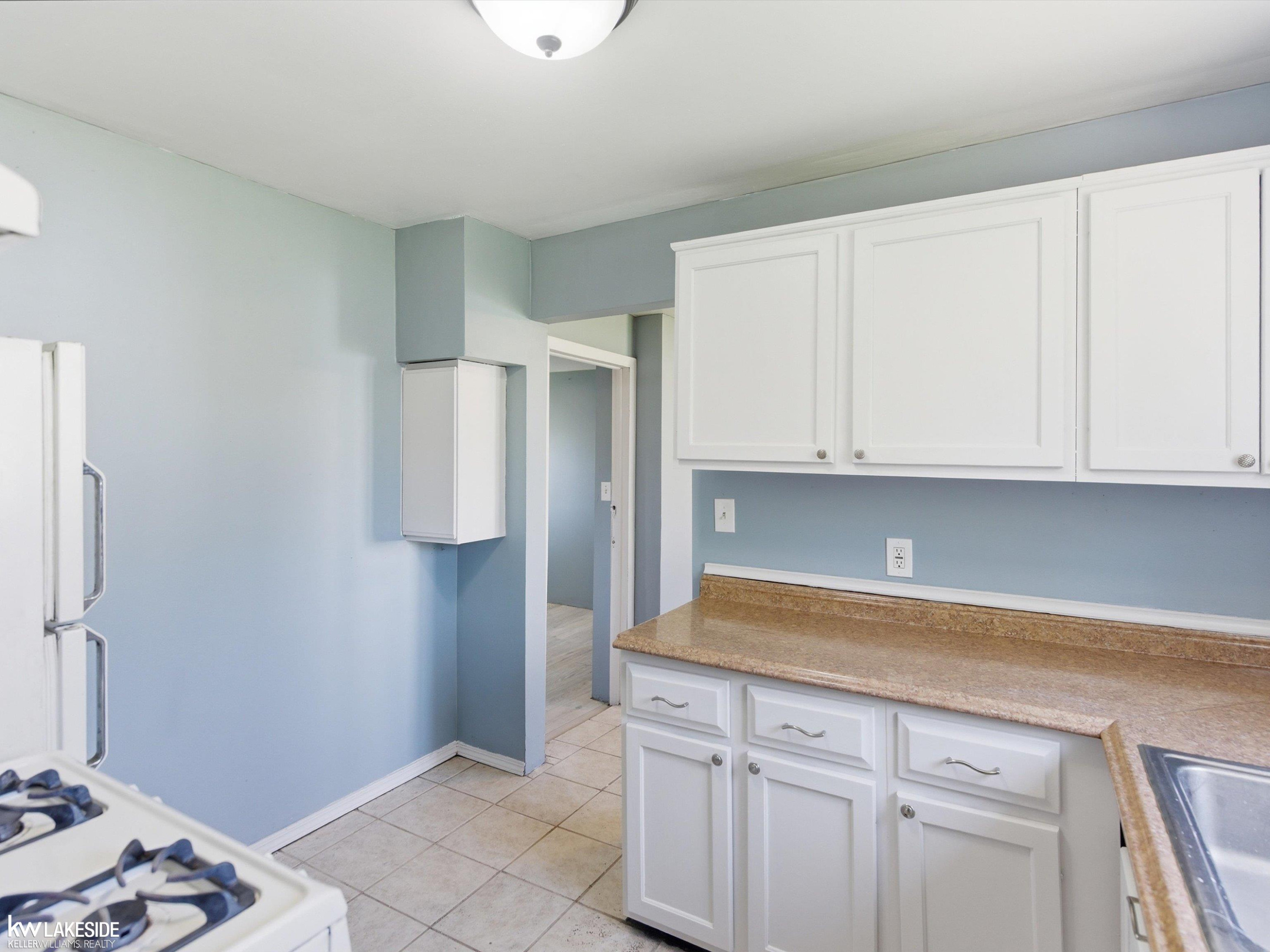 1064 CLOVERLAWN Drive, Pontiac, MI — Photo 10