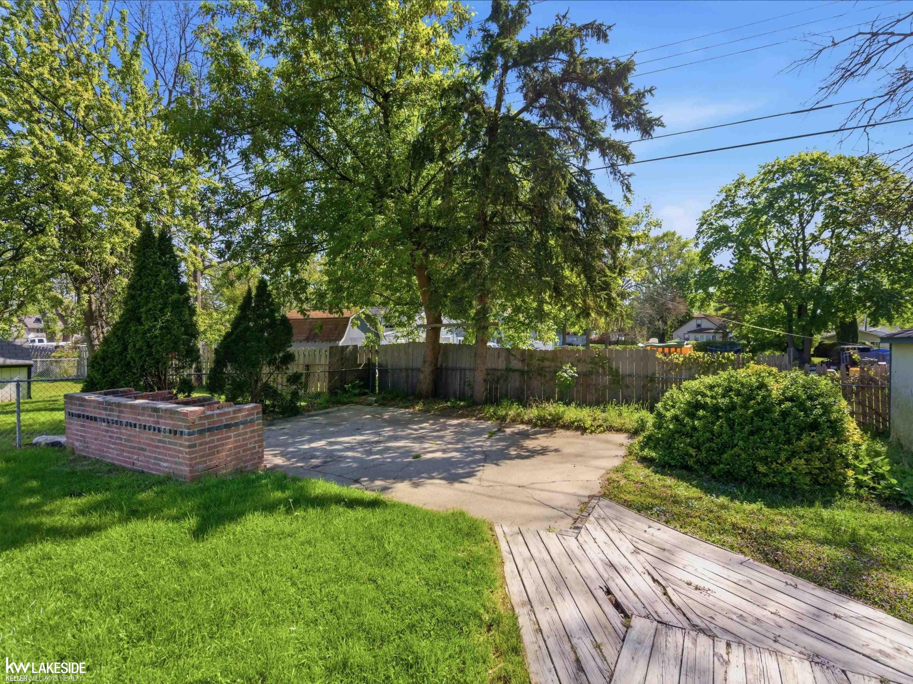 1064 CLOVERLAWN Drive, Pontiac, MI — Photo 19
