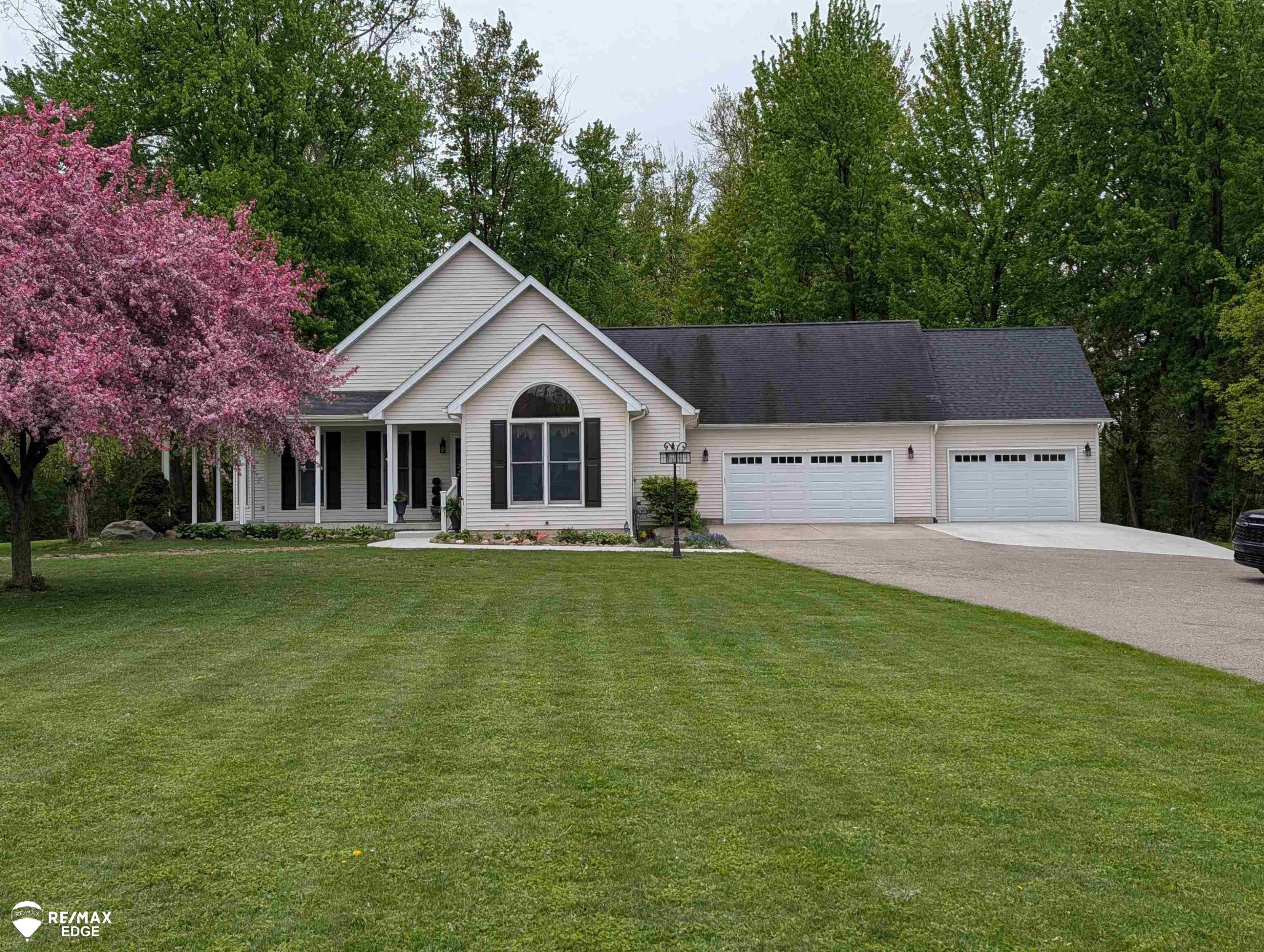 1245 W Vienna Road, Clio, MI 48420
