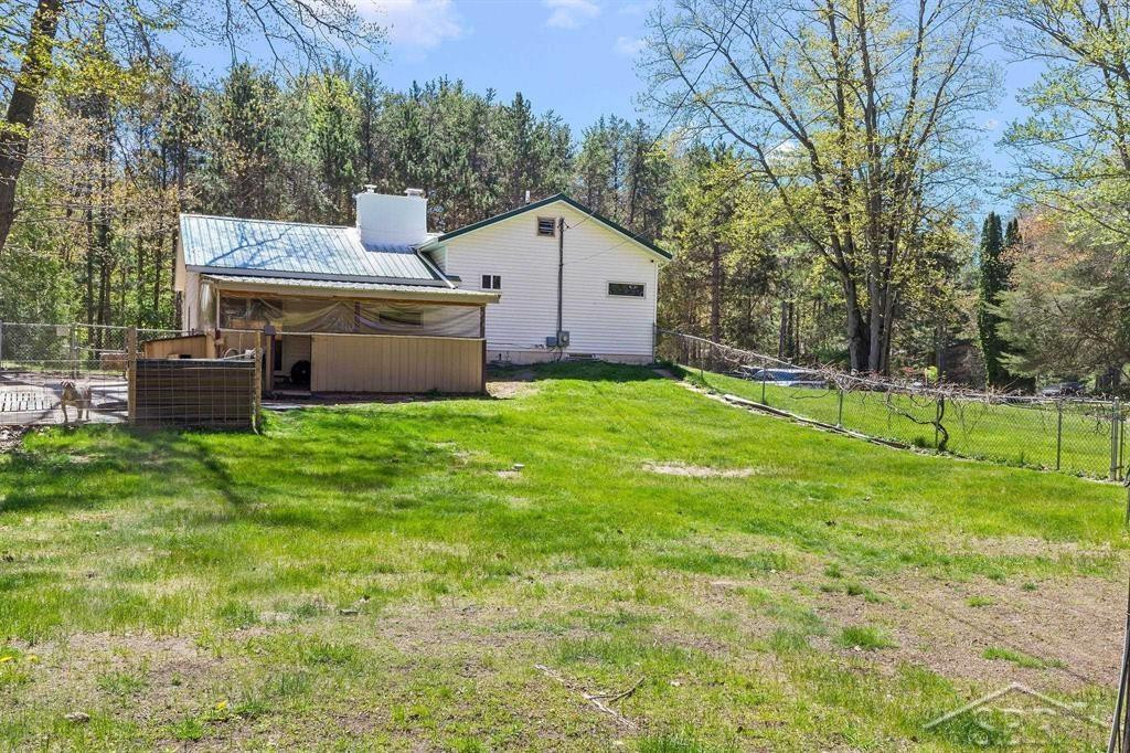 3901 E Monroe Road, Midland, MI 48642 — Photo 21