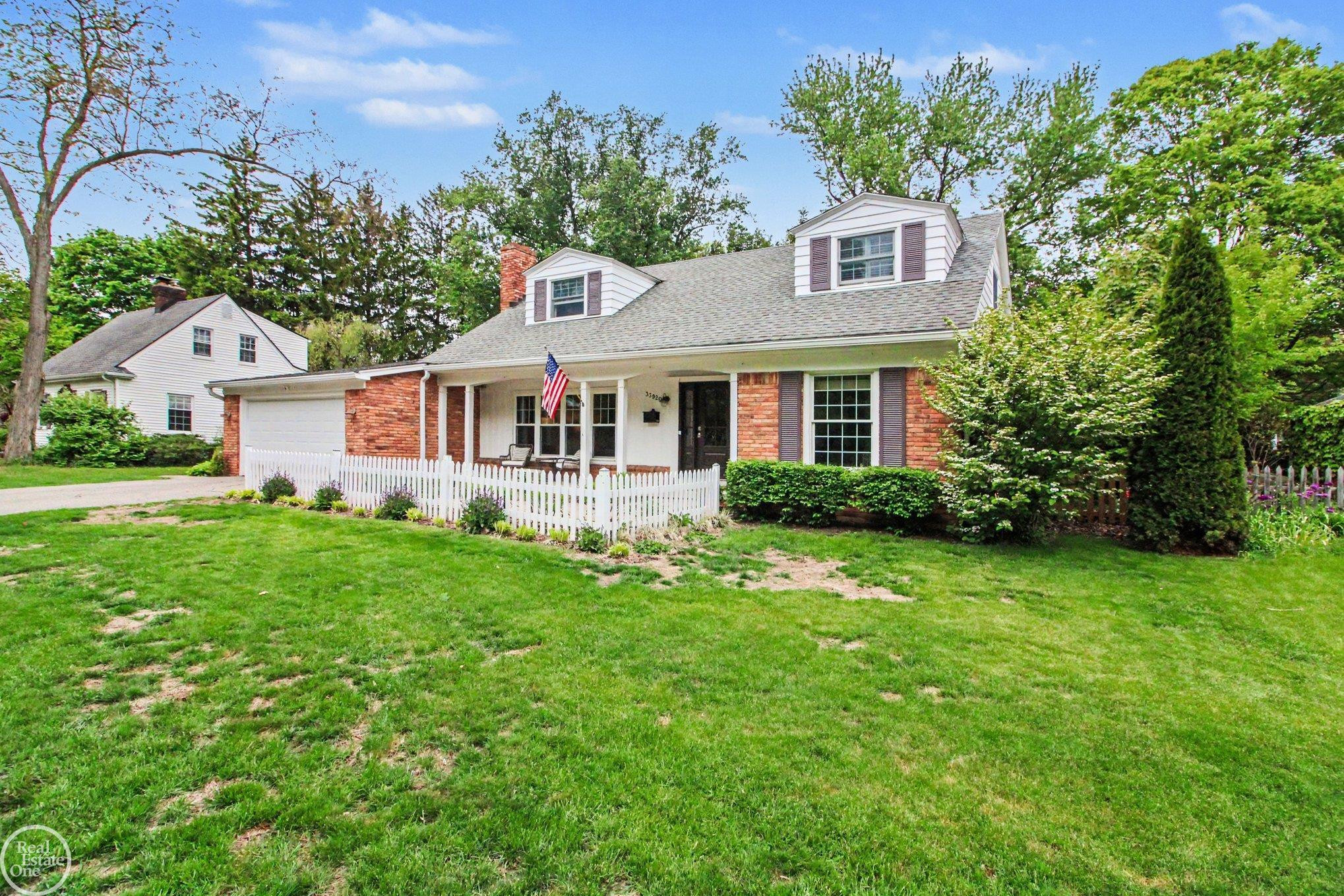 33920 State Street, MI 48335 — Photo 4